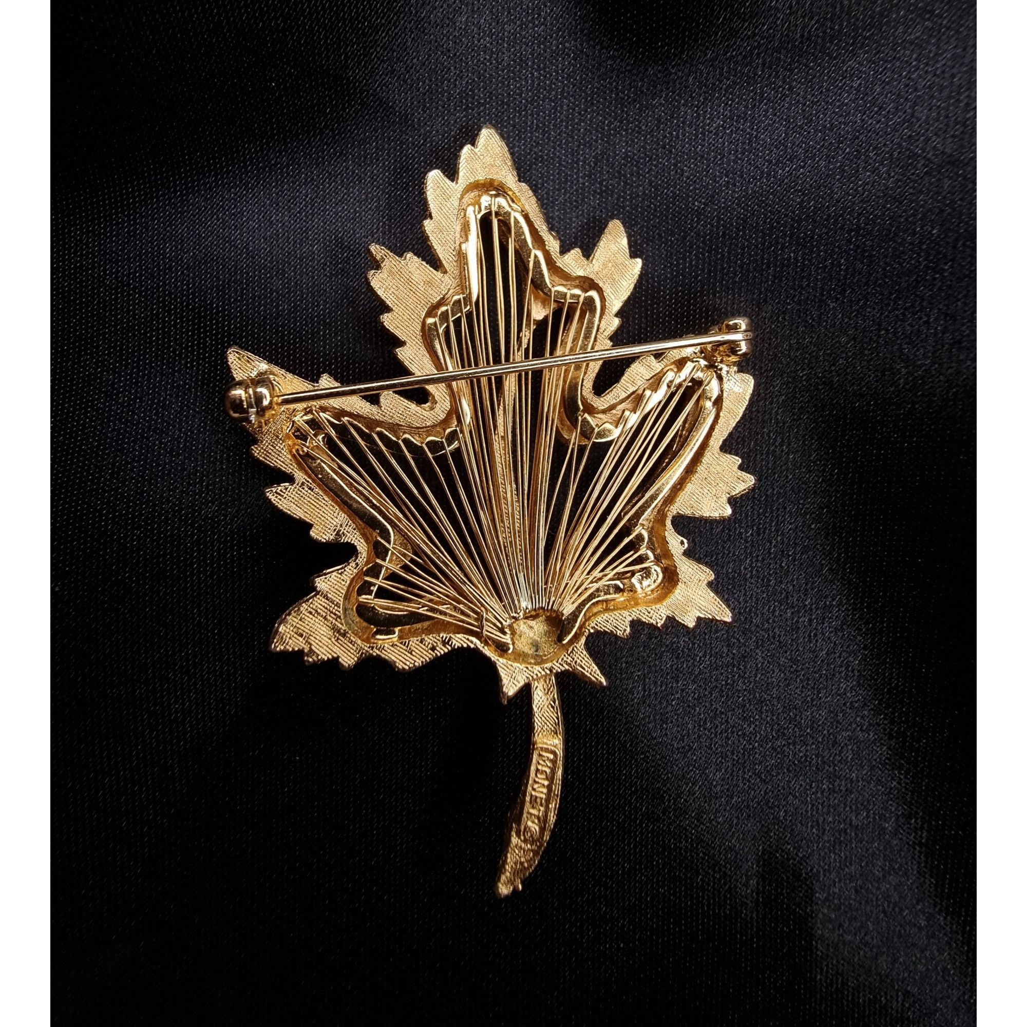 Monet Vintage MONET Gold-Tone Leaf Brooch Pin Maple Leaf Design El Size ONE SIZE - 5 Thumbnail