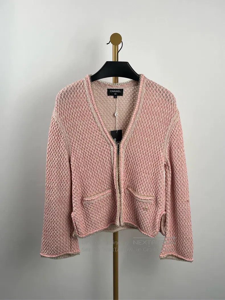 Chanel Pink metal buckle logo knit coat