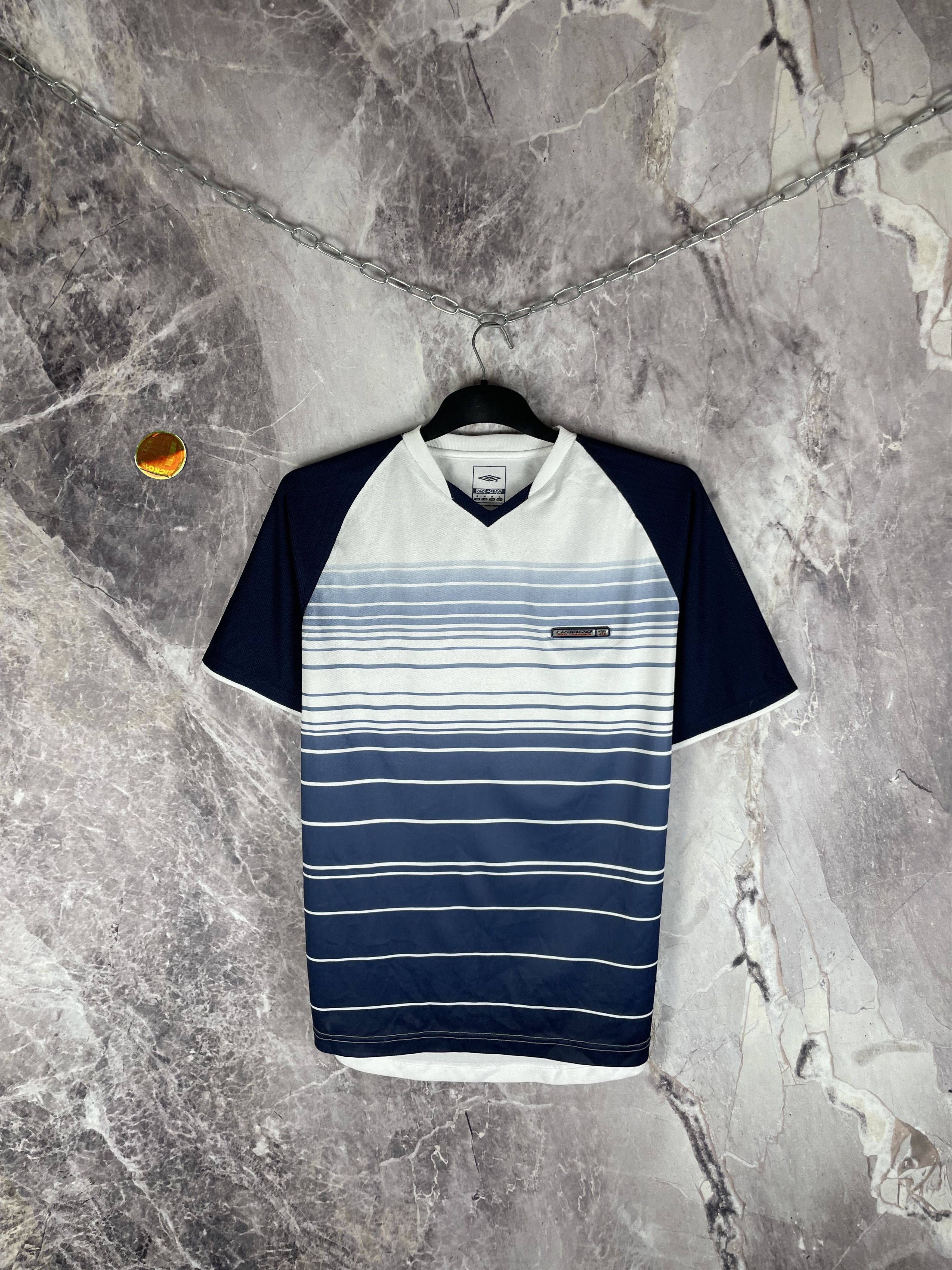 Umbro Umbro vintage short sleeve t-shirt y2k Size US M / EU 48-50 / 2 - 2 Thumbnail