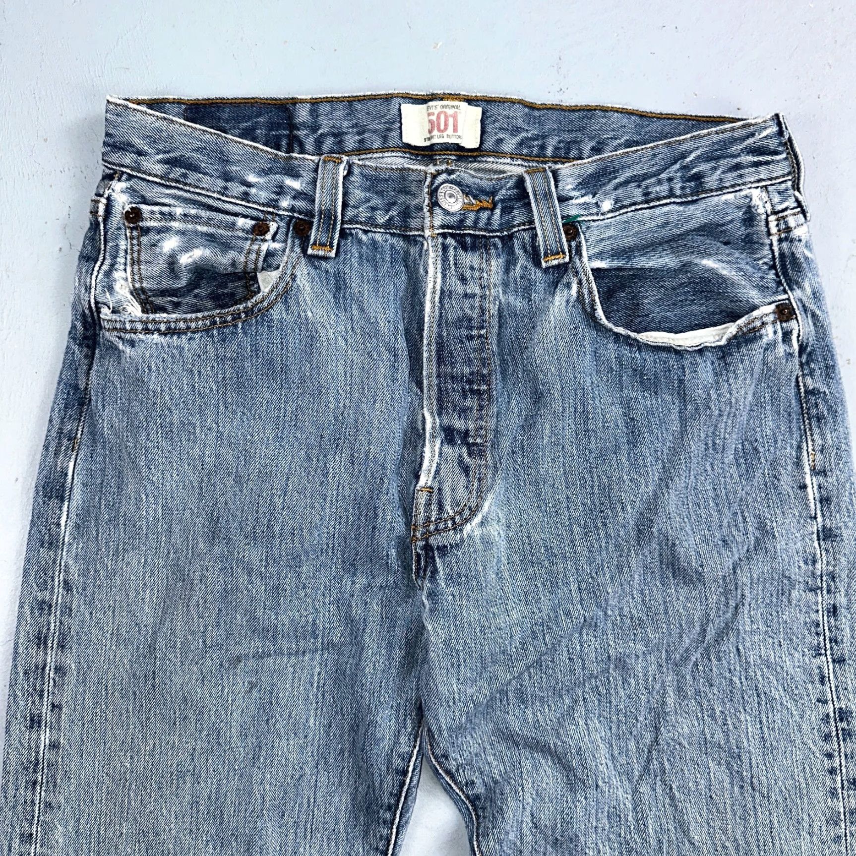Levi's Levi's 501 Levi's Jeans Vintage 501 Straight Jeans Blue Light Wash 33x30 Mens Regular Jeans 90s Vintage Size US 33 - 2 Thumbnail