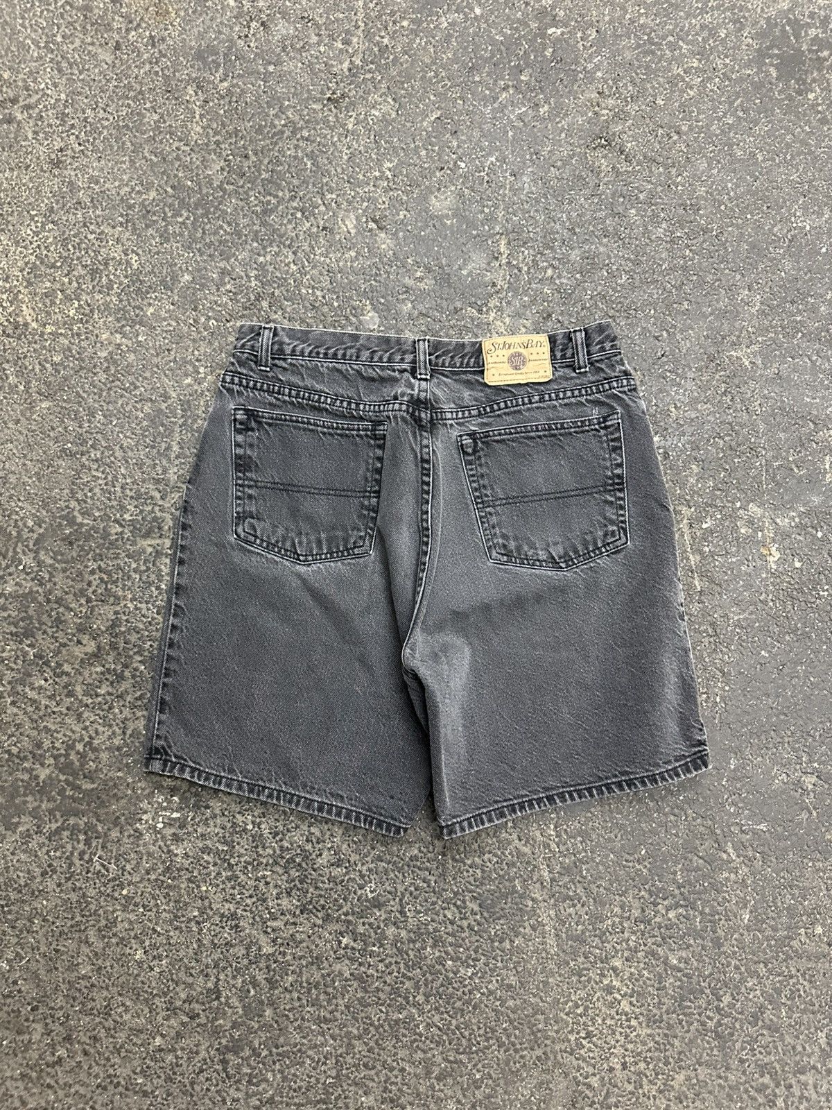 Vintage Y2K black baggy jorts Size US 35 - 1 Thumbnail