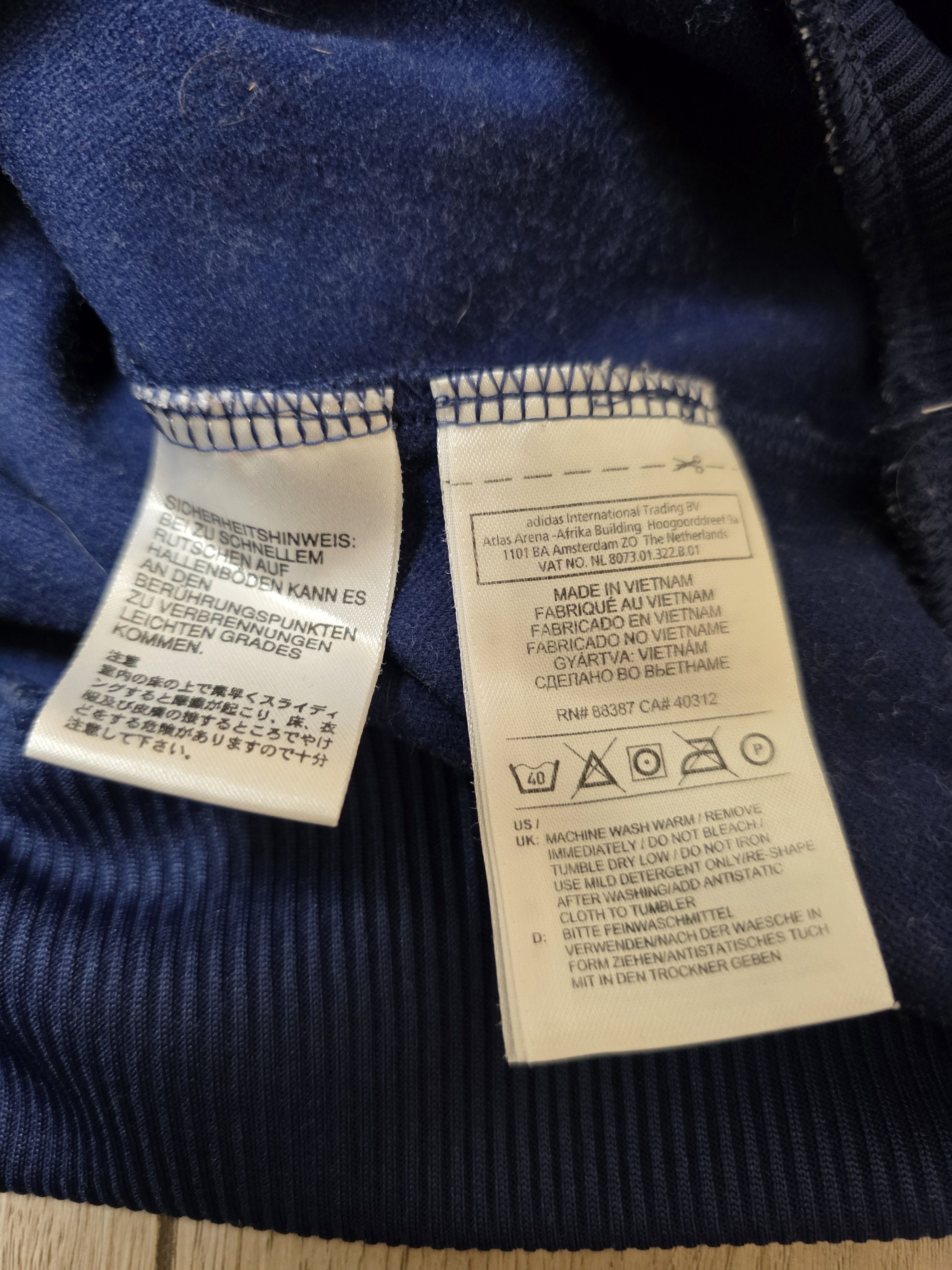Adidas BOLTON WENDERERS 2011 VINTAGE FOOTBALL SWEATSHIRT SOCCER Size US L / EU 52-54 / 3 - 8 Thumbnail