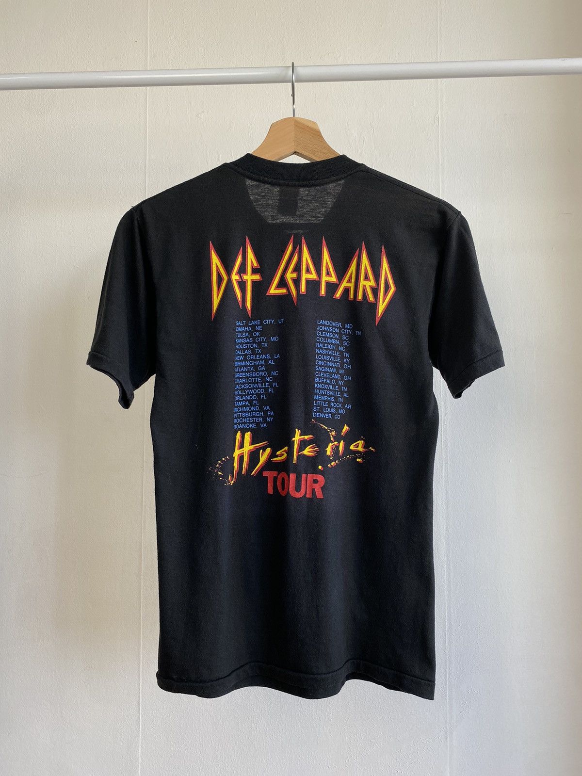 Band Tees × Def Leppard × Vintage Vintage 1987 Def Leppard Hysteria tour band tee Size US M / EU 48-50 / 2 - 2 Thumbnail