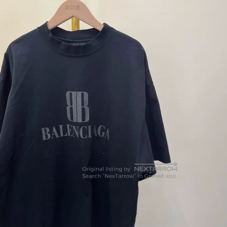 Balenciaga Balenciaga Round Neck Short Sleeve Pure Cotton T-Shirt Size US XS / EU 42 / 0 - 2 Thumbnail