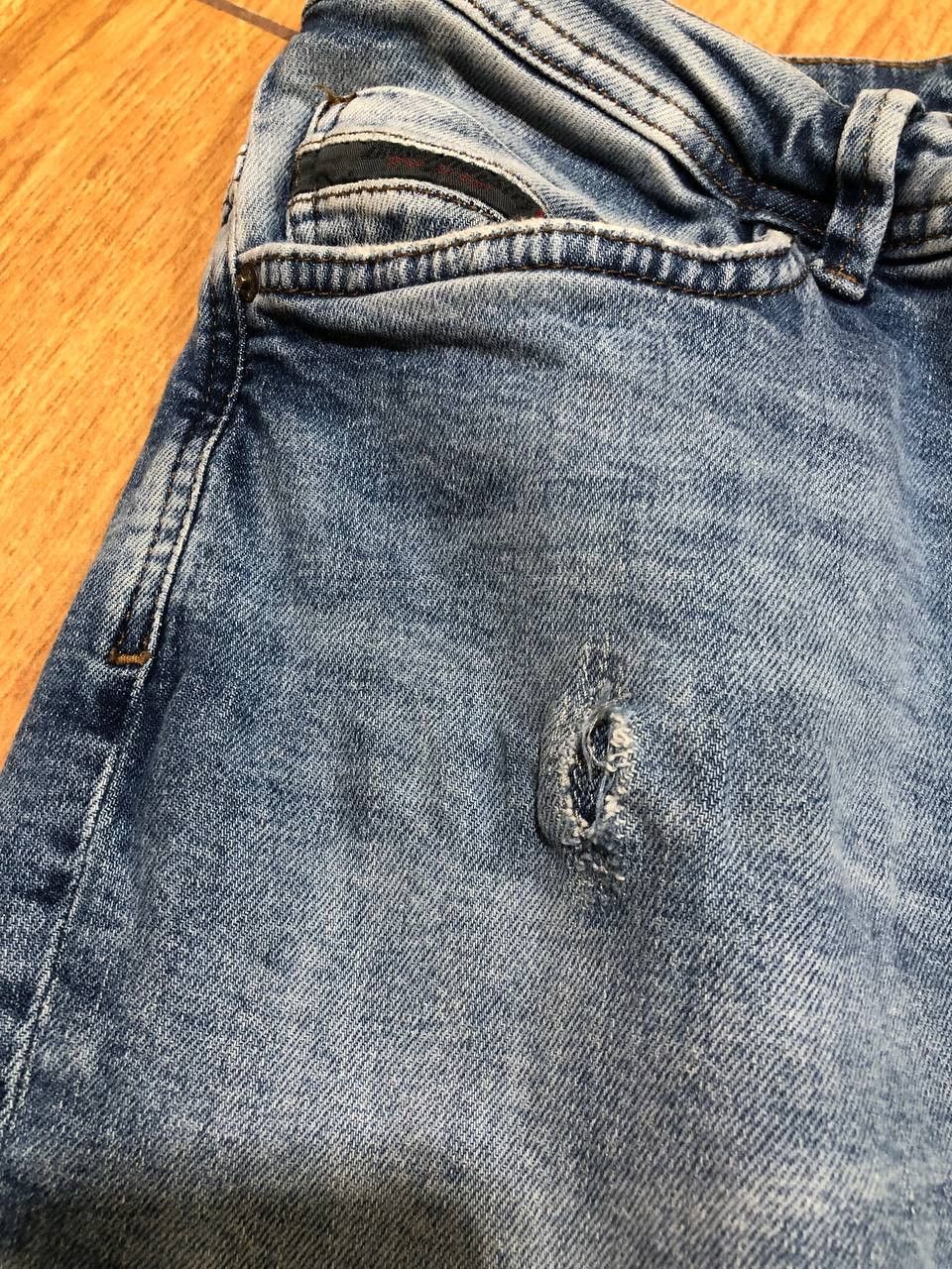 Diesel MENS Vintage Diesel faded denim jeans Relaxed fit streetwear Size US 34 / EU 50 - 18 Thumbnail