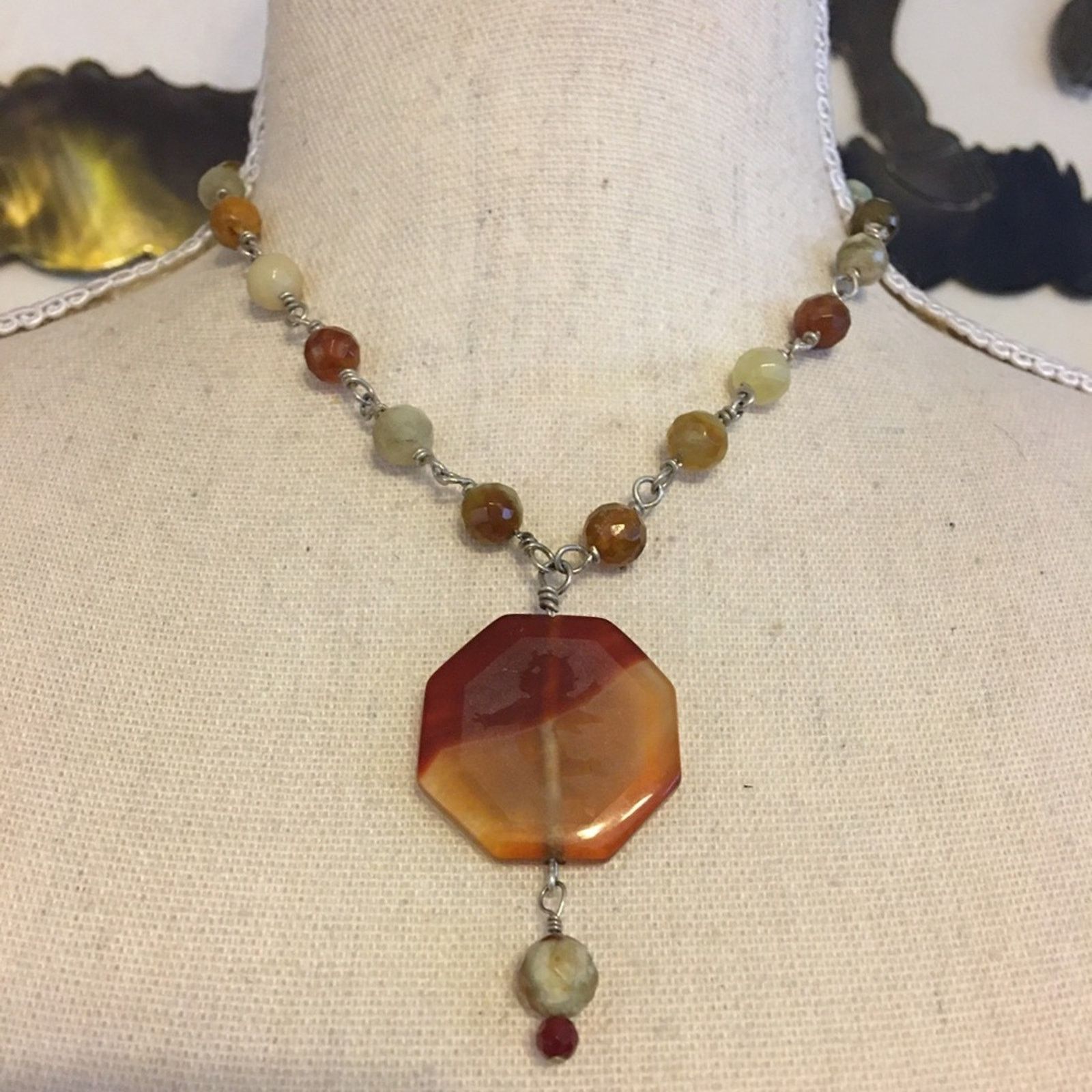 Jewelry Vintage natural stone angel medallion necklace Size ONE SIZE - 1 Thumbnail