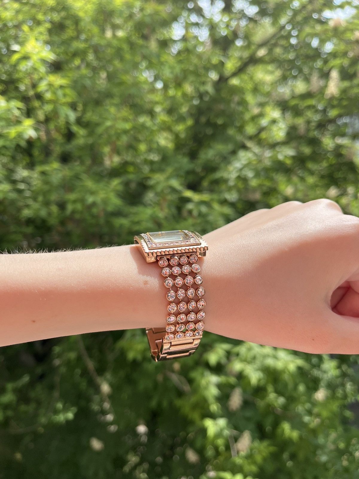 Liansheng Quartz Luxury Watch with Rhinestones