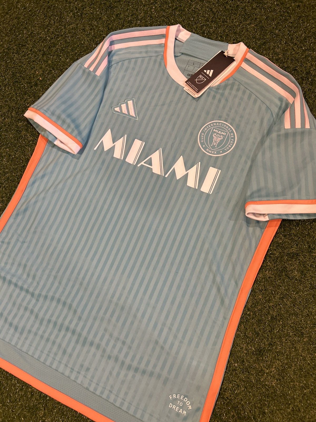 Adidas 24/25 Inter Miami Messi Third Shirt Size US L / EU 52-54 / 3 - 4 Thumbnail
