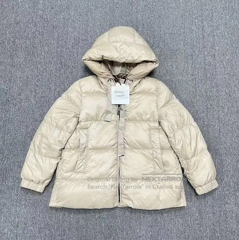 Max Mara MaxMara Beige Women's Down Jacket . Size S / US 4 / IT 40 - 1 Thumbnail