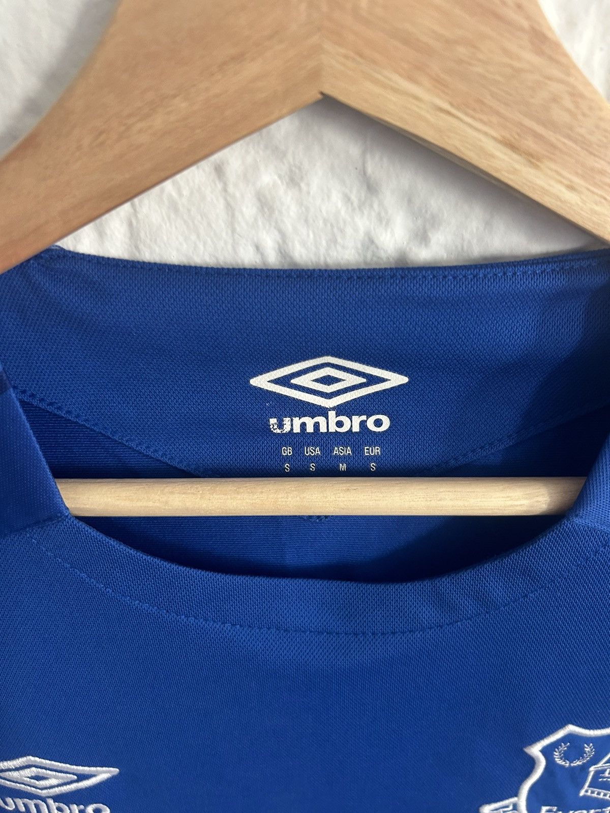 Umbro 2017-18 Wayne Rooney Umbro Everton Home Kit Size US S / EU 44-46 / 1 - 6 Thumbnail