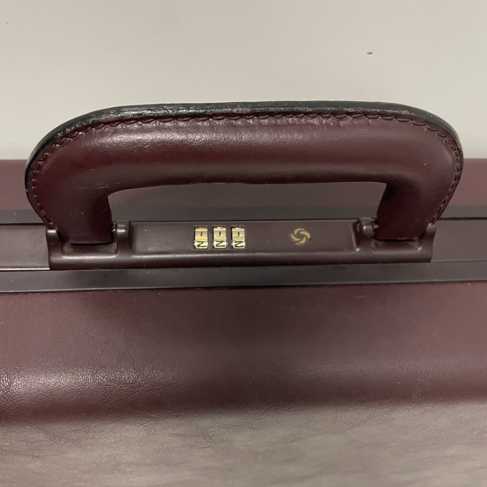 Samsonite VTG Samsonite 1987 Burgundy Laureate Leather Briefcase Size ONE SIZE - 3 Thumbnail