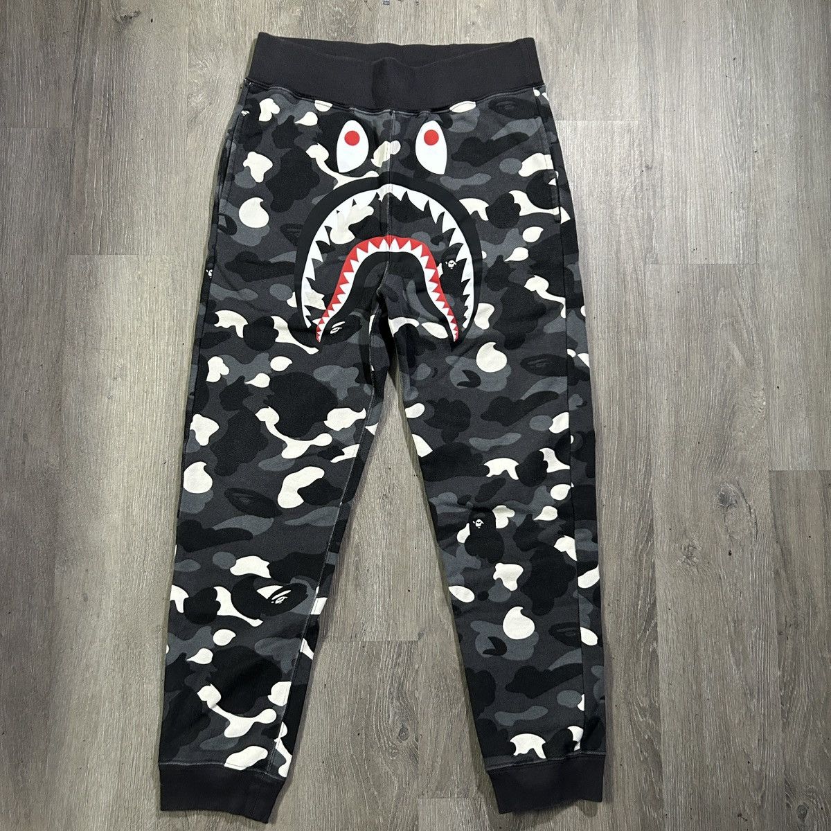 Bape BAPE Sweatpants Size US 30 / EU 46 - 1 Thumbnail