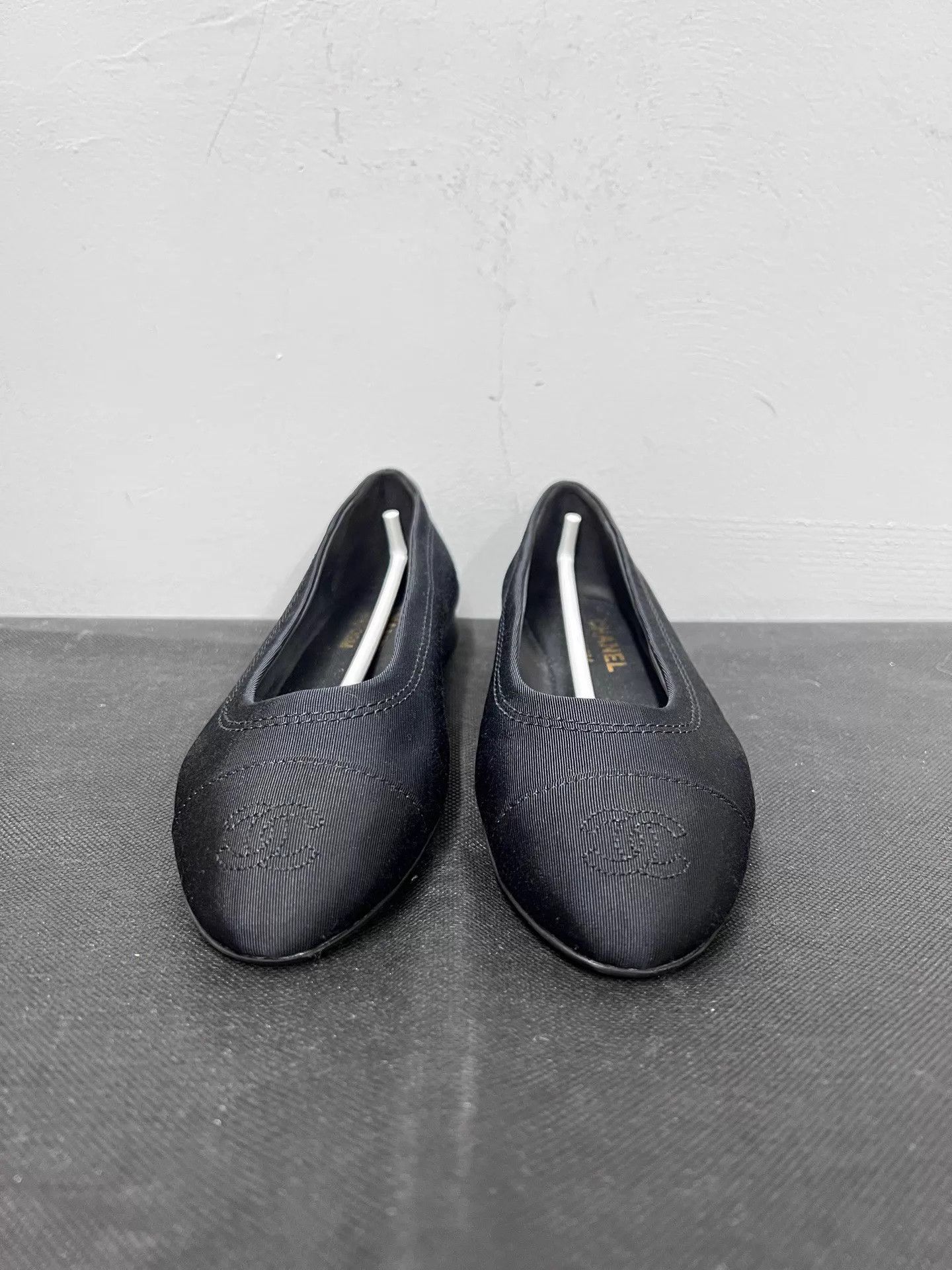 Chanel Chanel Women's Classic Ballet Flats 35 New Worn Once Size US 4.5 / IT 34.5 - 2 Thumbnail