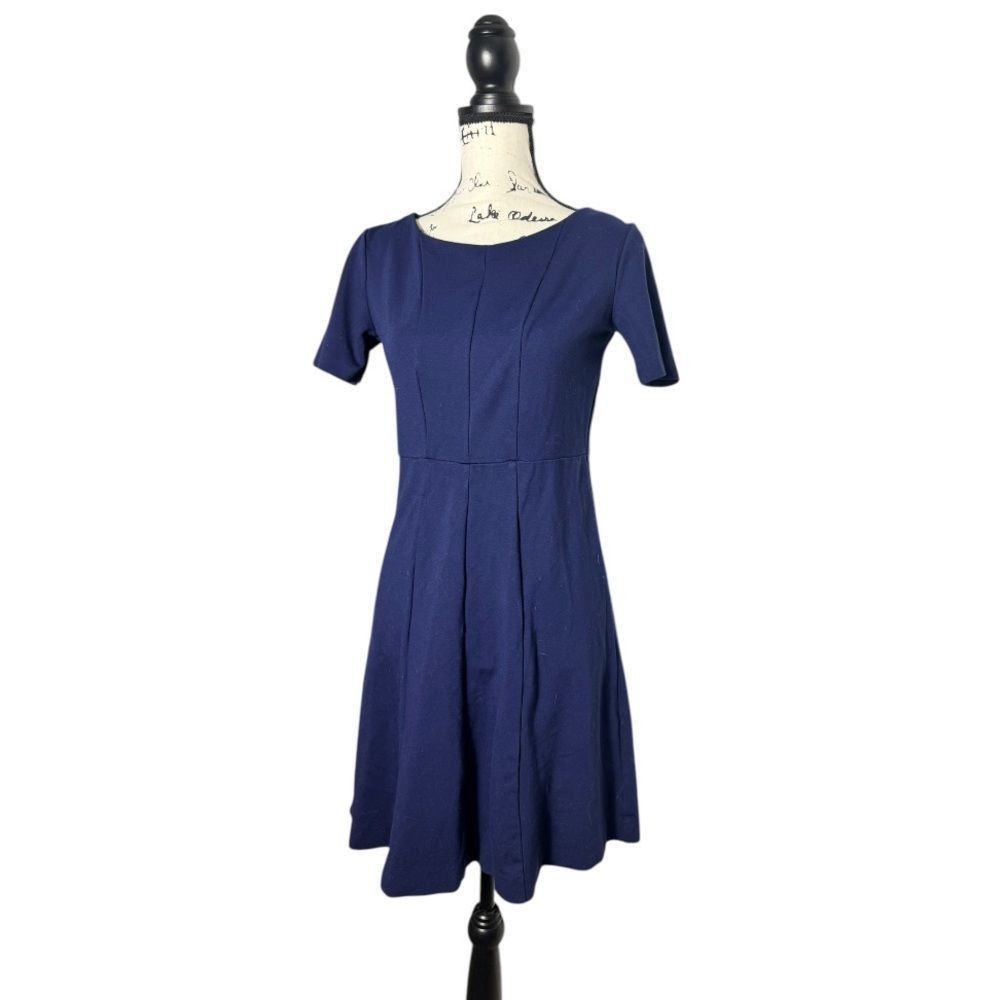 Ann Taylor Ann Taylor SZ 4 Ponte Knit Sheath flare Knee Length Short Sl Size S / US 4 / IT 40 - 1 Thumbnail
