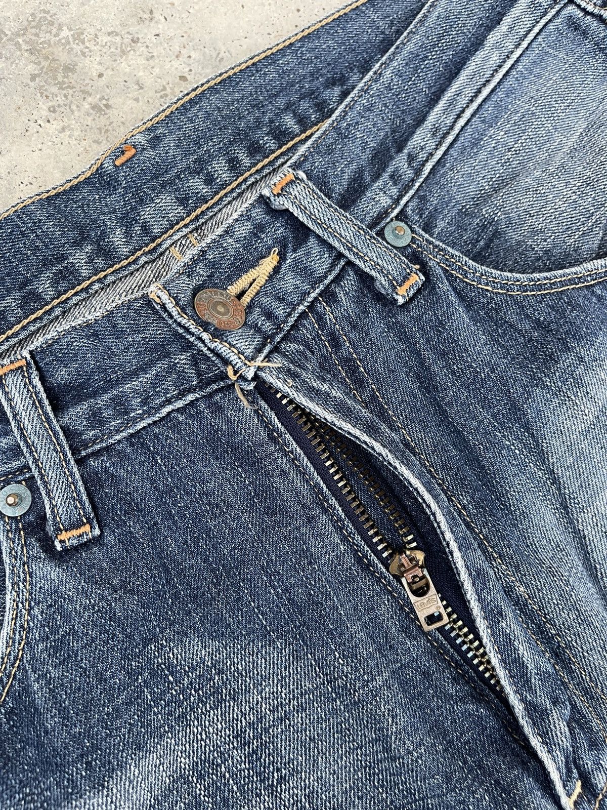 Levi's × Levi's Vintage Clothing × Vintage Levi’s 552 Vintage Y2K Faded Blue Denim Jeans Size US 32 / EU 48 - 7 Thumbnail