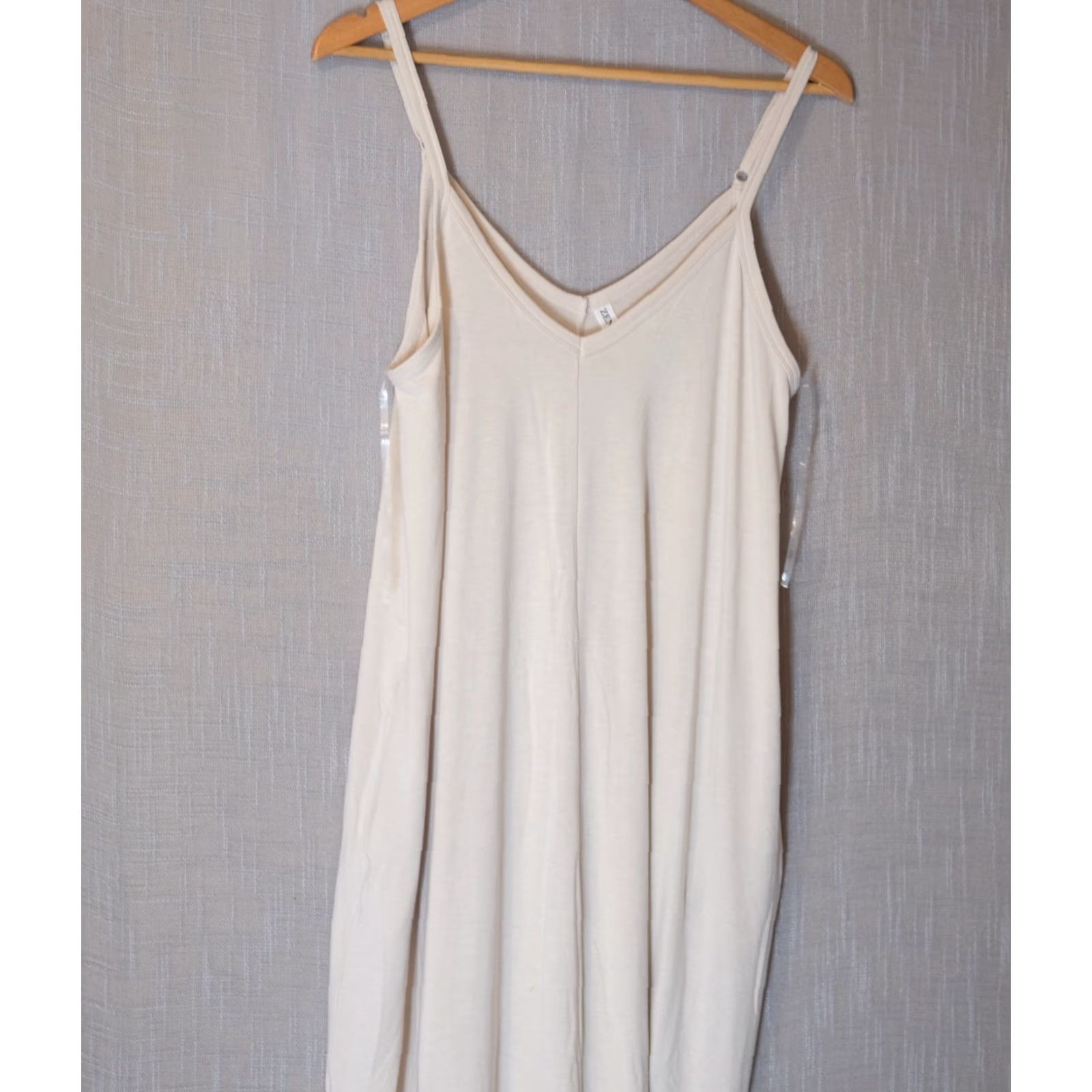 Vintage VINTAGE Nwot! Zenana Beige Cami Maxi Dress Comfy Pockets Adjustable Straps Size M Zenana Outfitters Maxi Women Beige Pockets Strap Dress 90s? Size M / US 6-8 / IT 42-44 - 3 Thumbnail