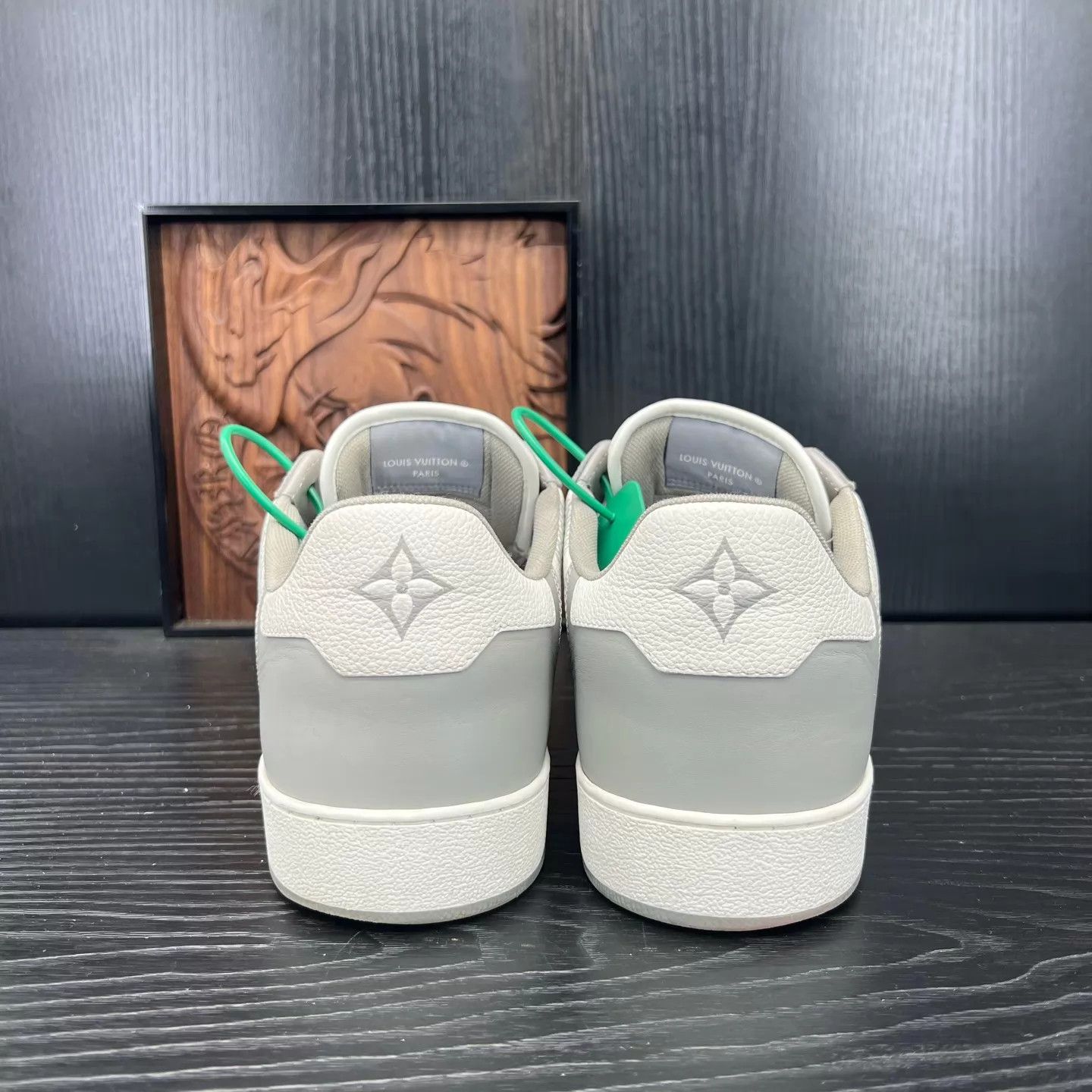 Louis Vuitton LV Rivoli Gray White 8.5/42.5 Like New Size US 9.5 / EU 42-43 - 5 Thumbnail