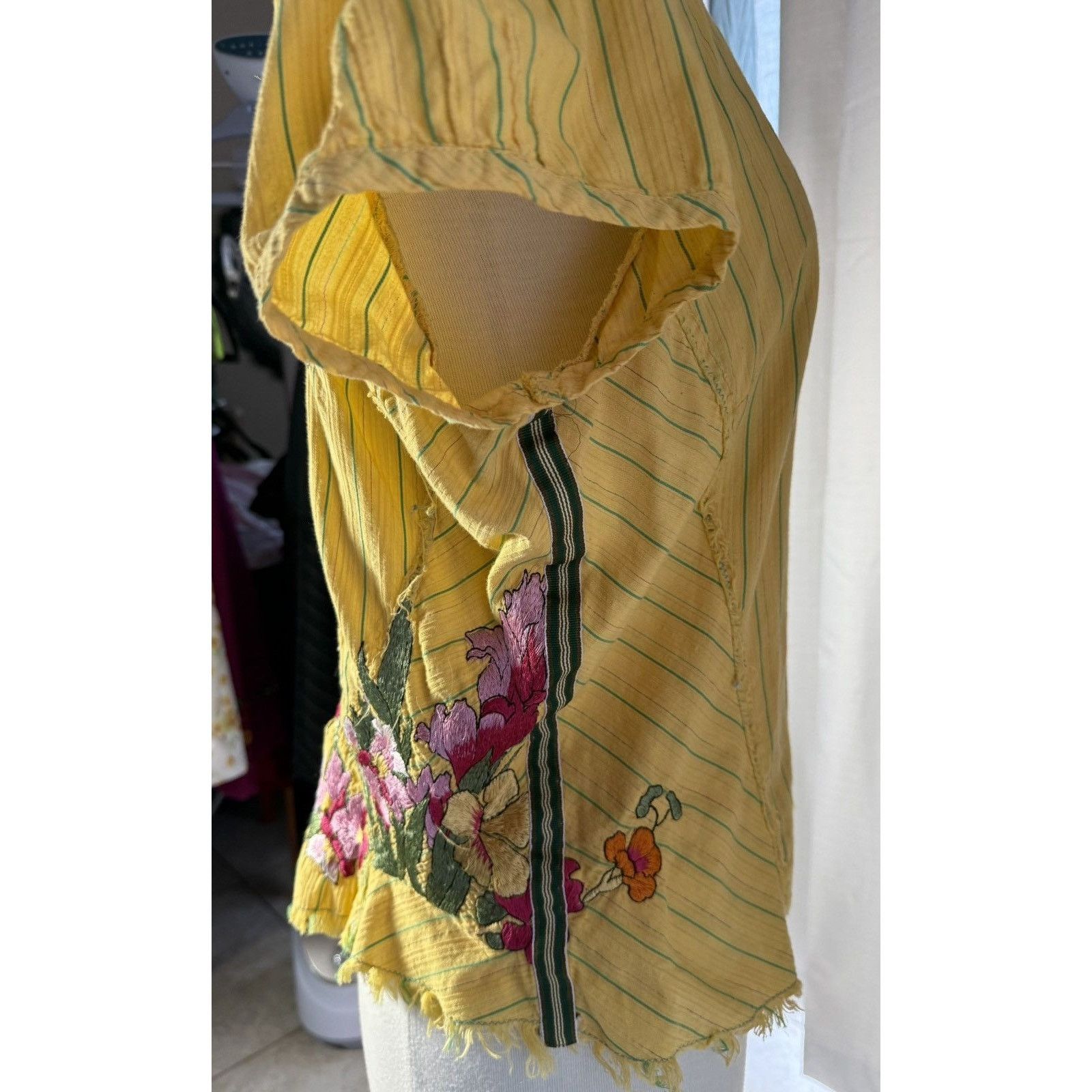 Other 3J Workshop Yellow button down “Amore” embroidered details Size L / US 10 / IT 46 - 16 Thumbnail