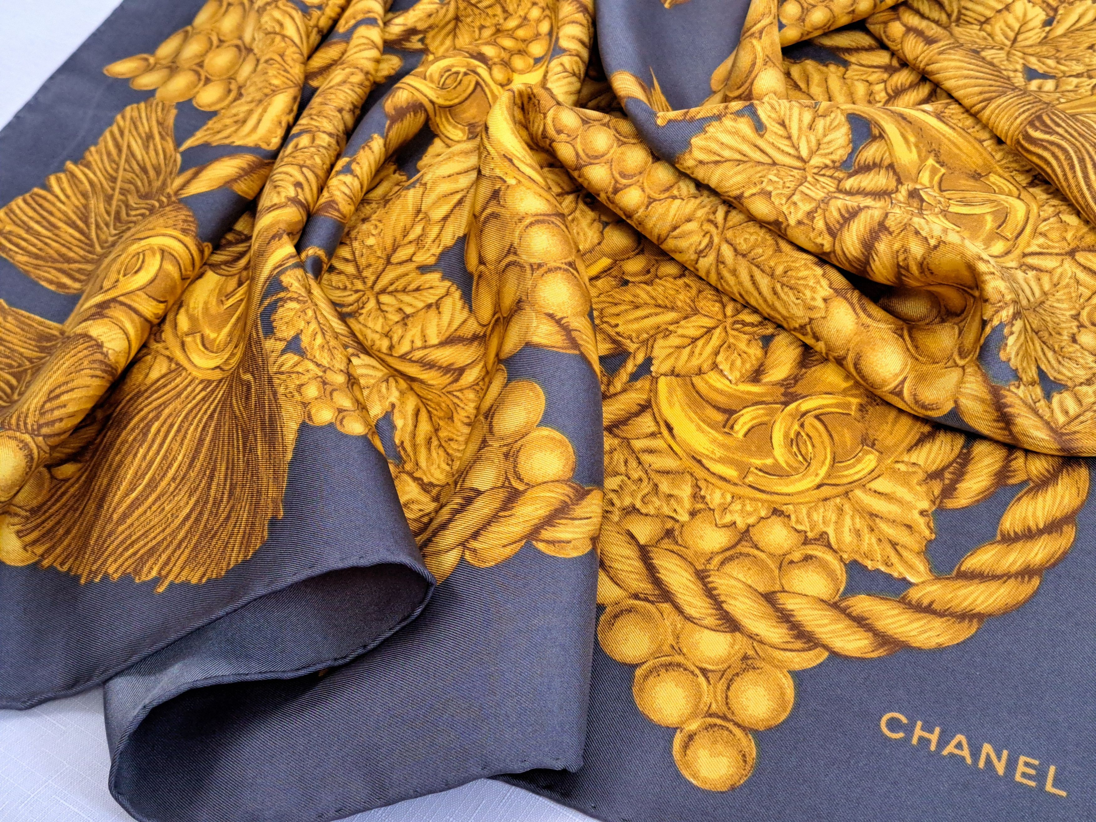 Chanel Vintage CHANEL gray/gold silk scarf grapes and tassel motif. Size ONE SIZE - 2 Thumbnail