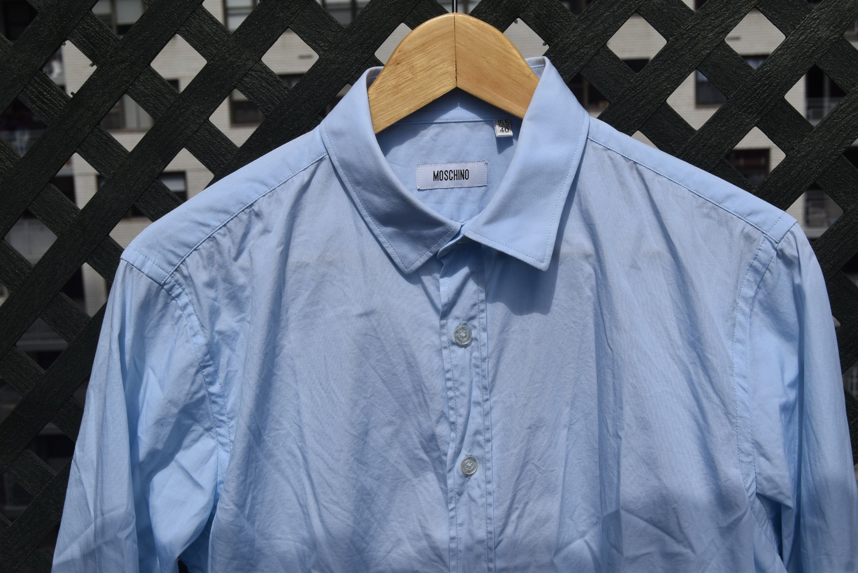 Moschino Moschino heart embroidered logo light blue poplin shirt Size US M / EU 48-50 / 2 - 7 Thumbnail