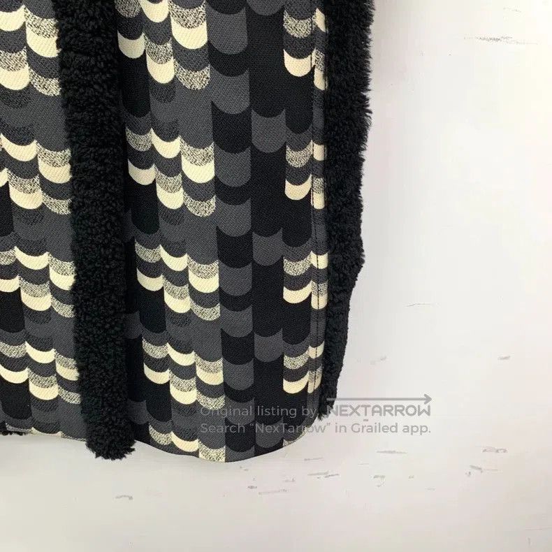 Prada Prada Wool Printed Double-Breasted Coat. Size US S / EU 44-46 / 1 - 5 Thumbnail