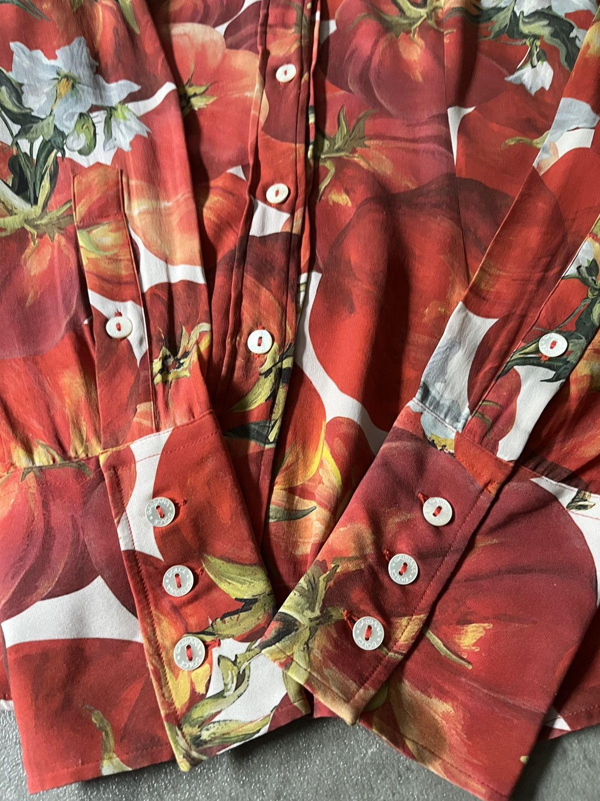 Dolce & Gabbana Dolce & Gabbana S/S 2012 silk tomato print shirt Size S / US 4 / IT 40 - 8 Thumbnail
