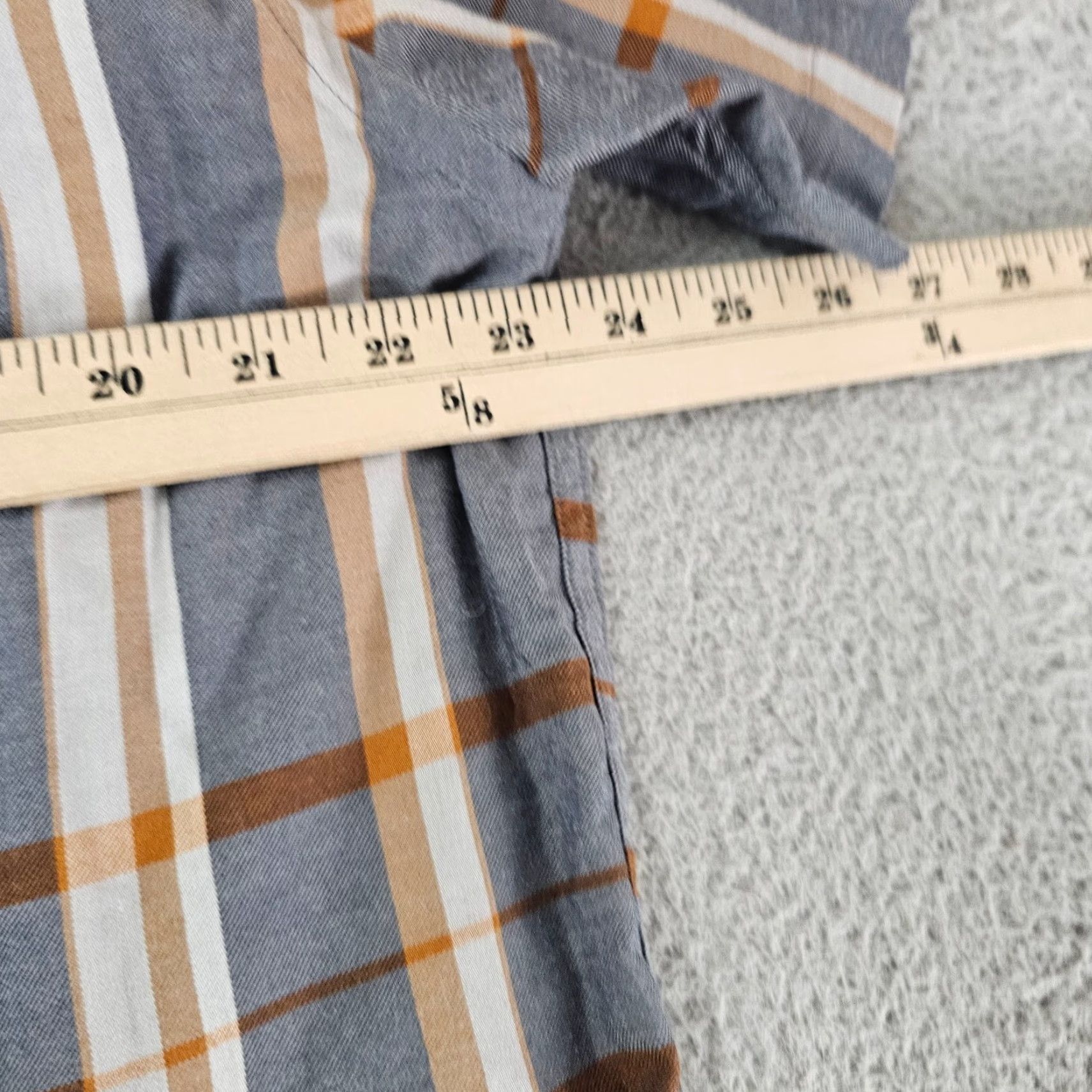 Patagonia Patagonia Shirt Mens XL Grey Check Organic Blend Short Sleeve Button-Up Casual Outdoors UV Protection Wrinkle Resistant Pockets Fall Spring Winter Size US XL / EU 56 / 4 - 7 Thumbnail