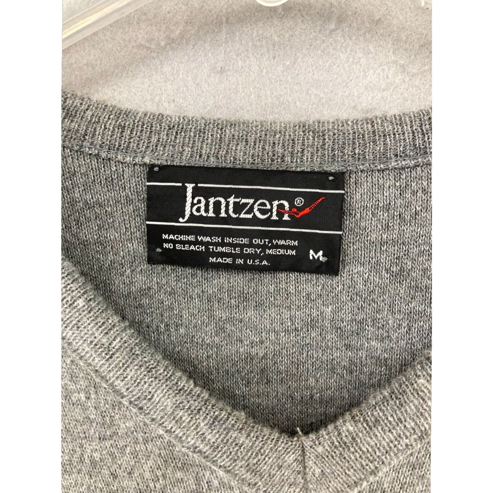 Jantzen VINTAGE Jantzen Mens V Neck Sweater Gray Acrylic Pullover M USA Size US M / EU 48-50 / 2 - 5 Thumbnail