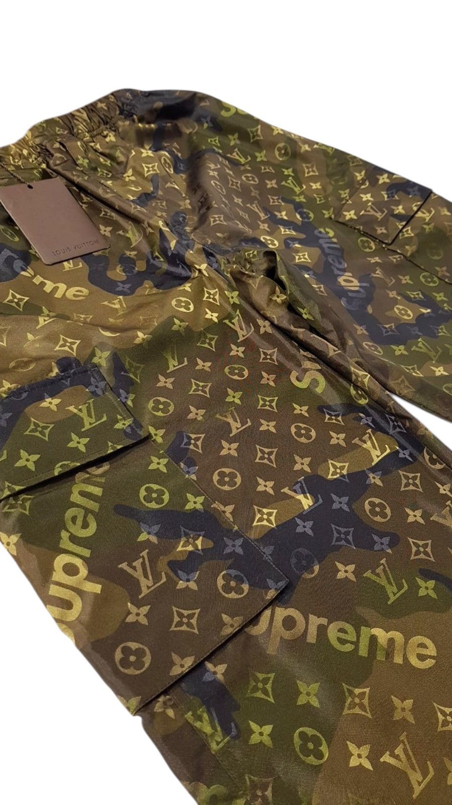Louis Vuitton × Supreme Louis Vuitton X SUPREME 46 Camouflage Tracker Pants Size US 44 / EU 60 - 3 Thumbnail