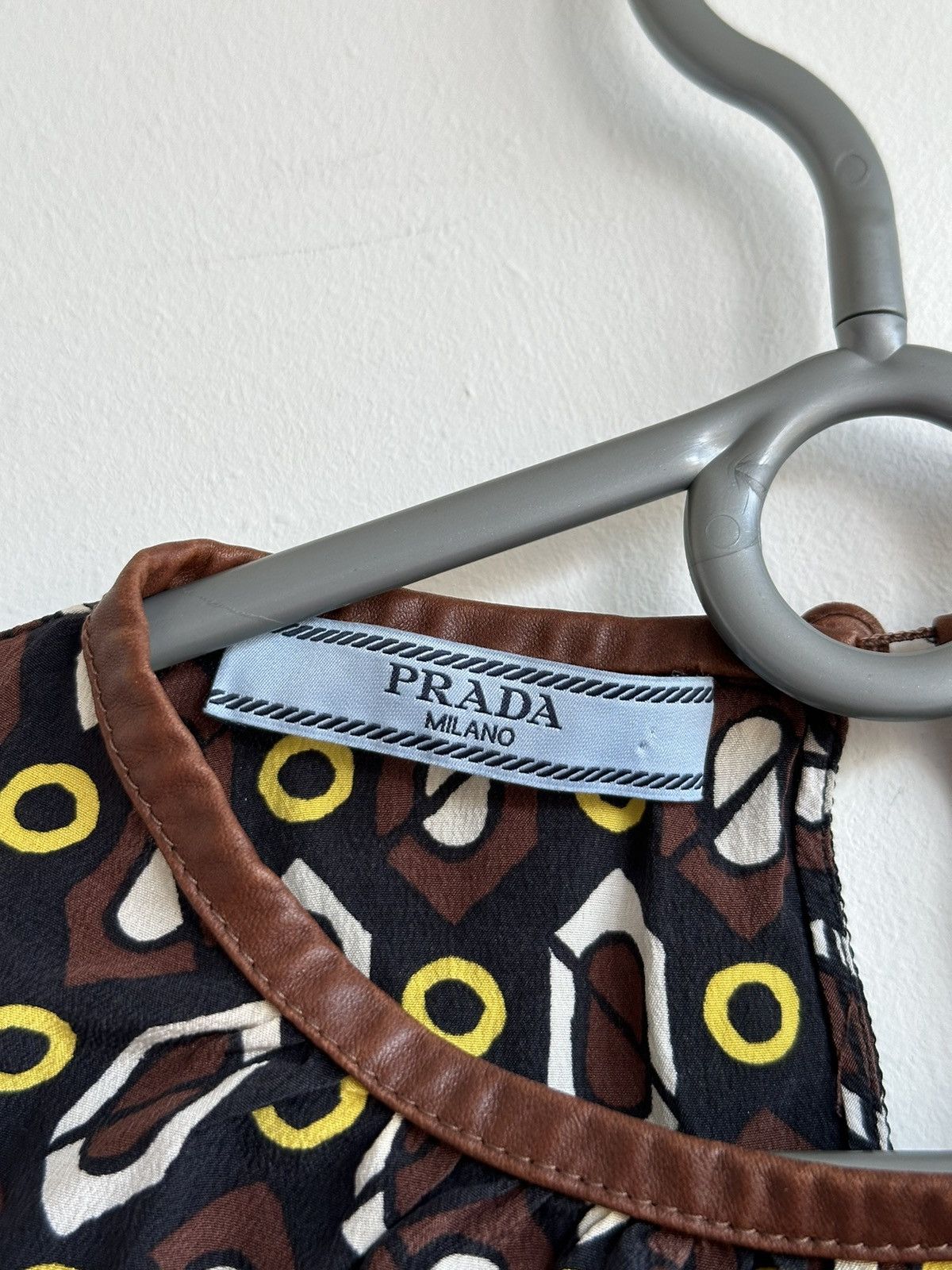 Prada Prada Silk Geometric Pattern Long Sleeve Blouse with Belt 40 Size S / US 4 / IT 40 - 12 Thumbnail