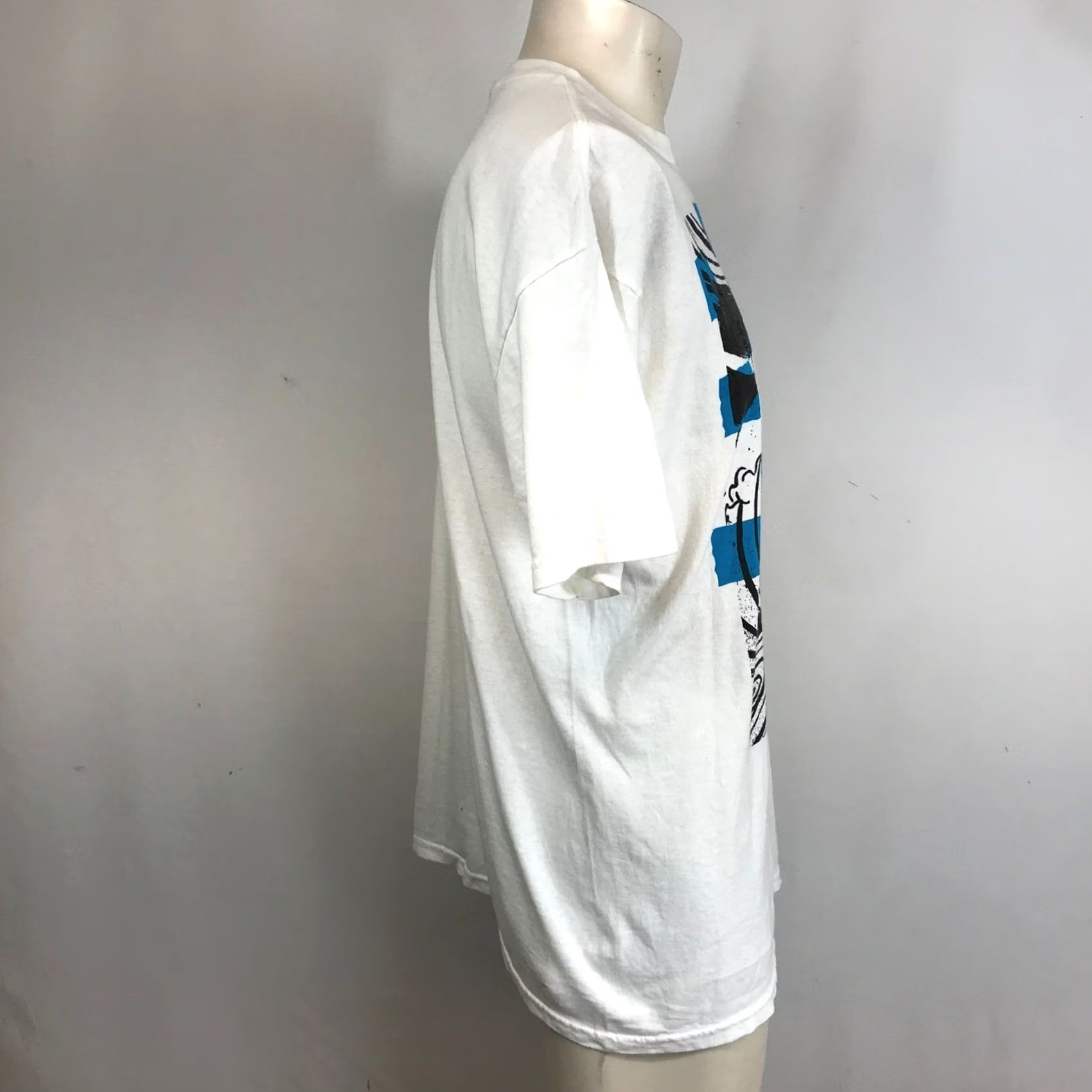 Quiksilver VINTAGE Quiksilver Shirt Unisex Adults White Graphic Print Short Sleeve Cotton Tee Mens L/G Crew Neck Navy Wave Design Size US L / EU 52-54 / 3 - 4 Thumbnail