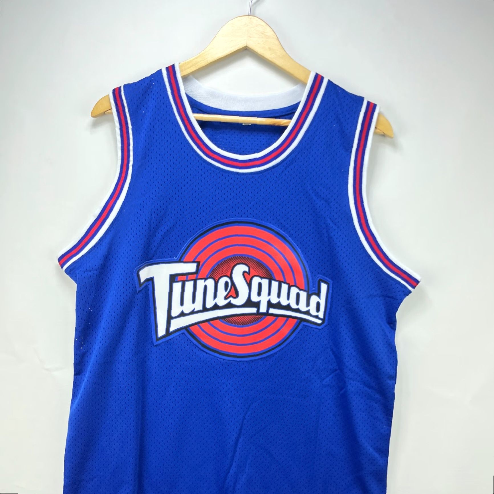 Jordan Brand VINTAGE Tune Squad Looney Tunes Bugs Bunny Basketball Jersey T-Shirt Small Men Black Size US S / EU 44-46 / 1 - 2 Thumbnail