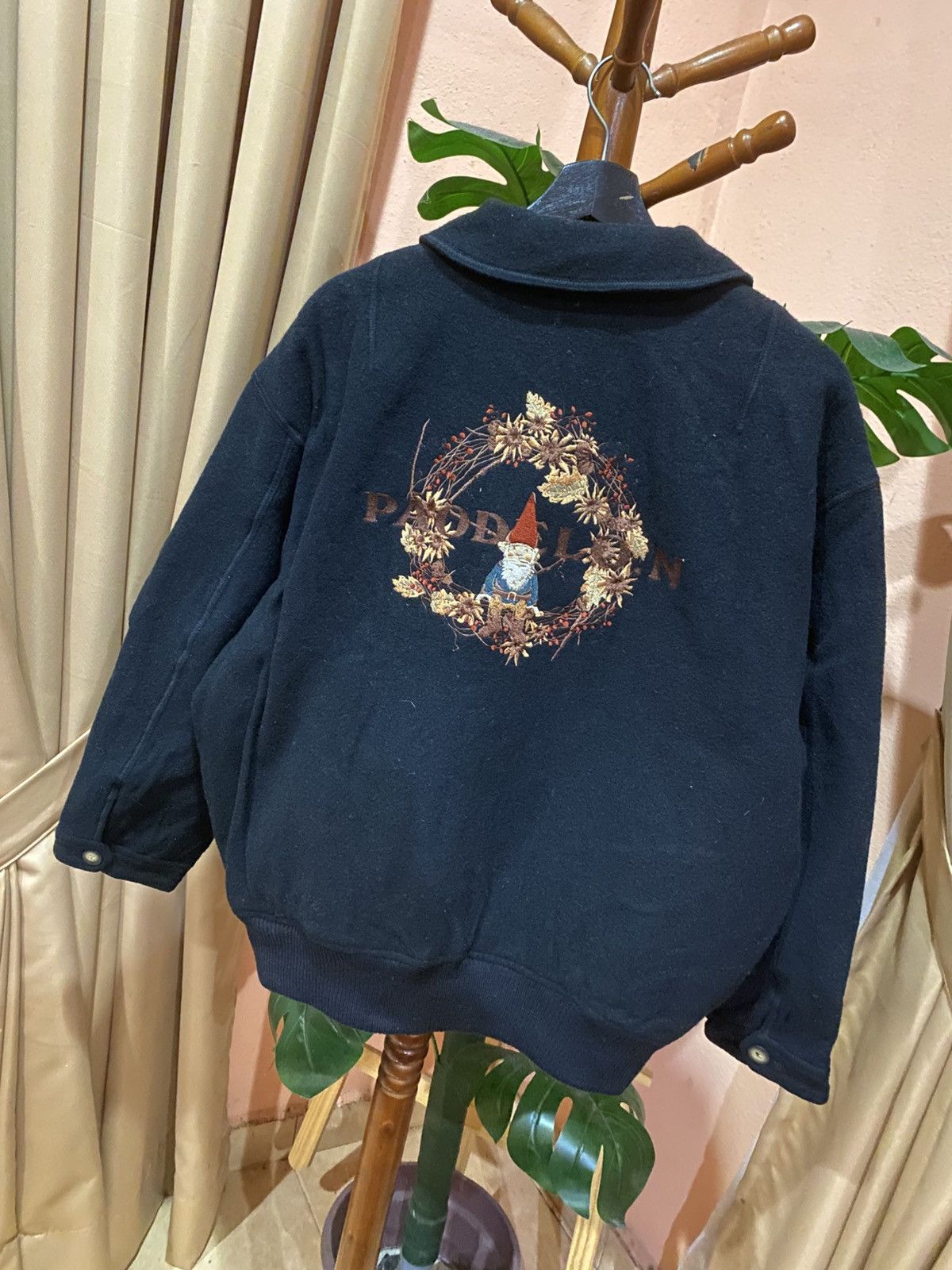 Vintage Vintage PAODETON Embroidered Gnome Bomber Jacket Zip-Up Size US L / EU 52-54 / 3 - 11 Thumbnail