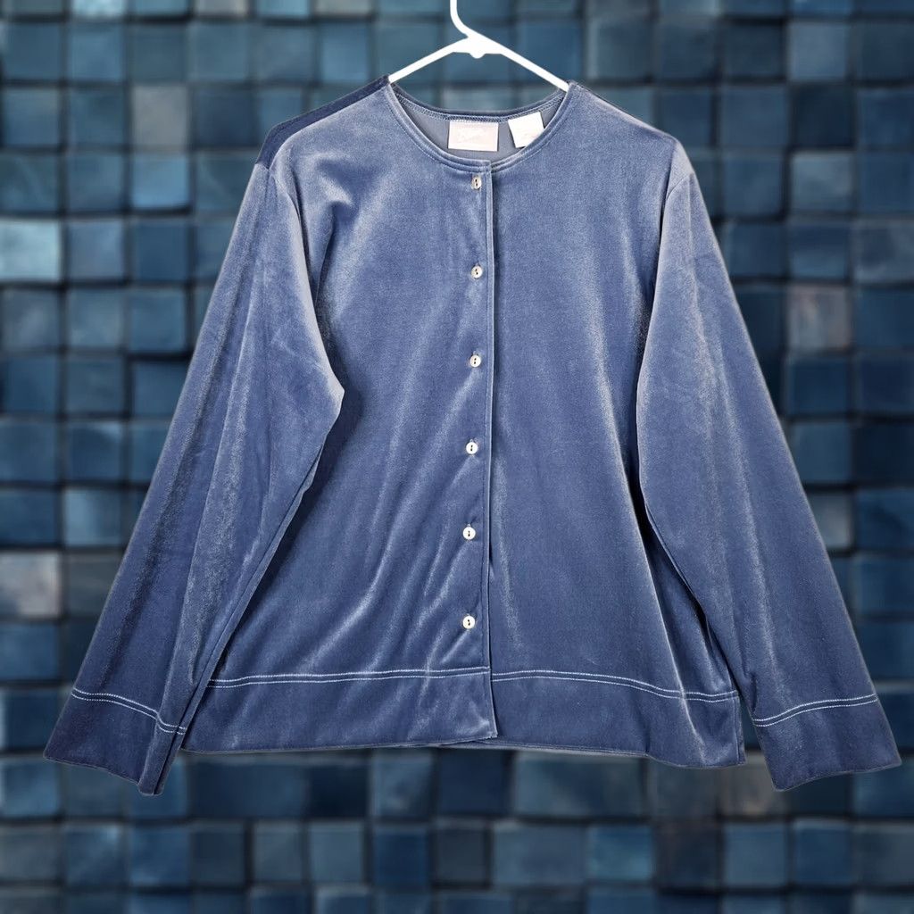 Blair Vintage Blair Womens Blue Velvet Button-Up Shirt M - Condition & Size Details Size M / US 6-8 / IT 42-44 - 1 Thumbnail