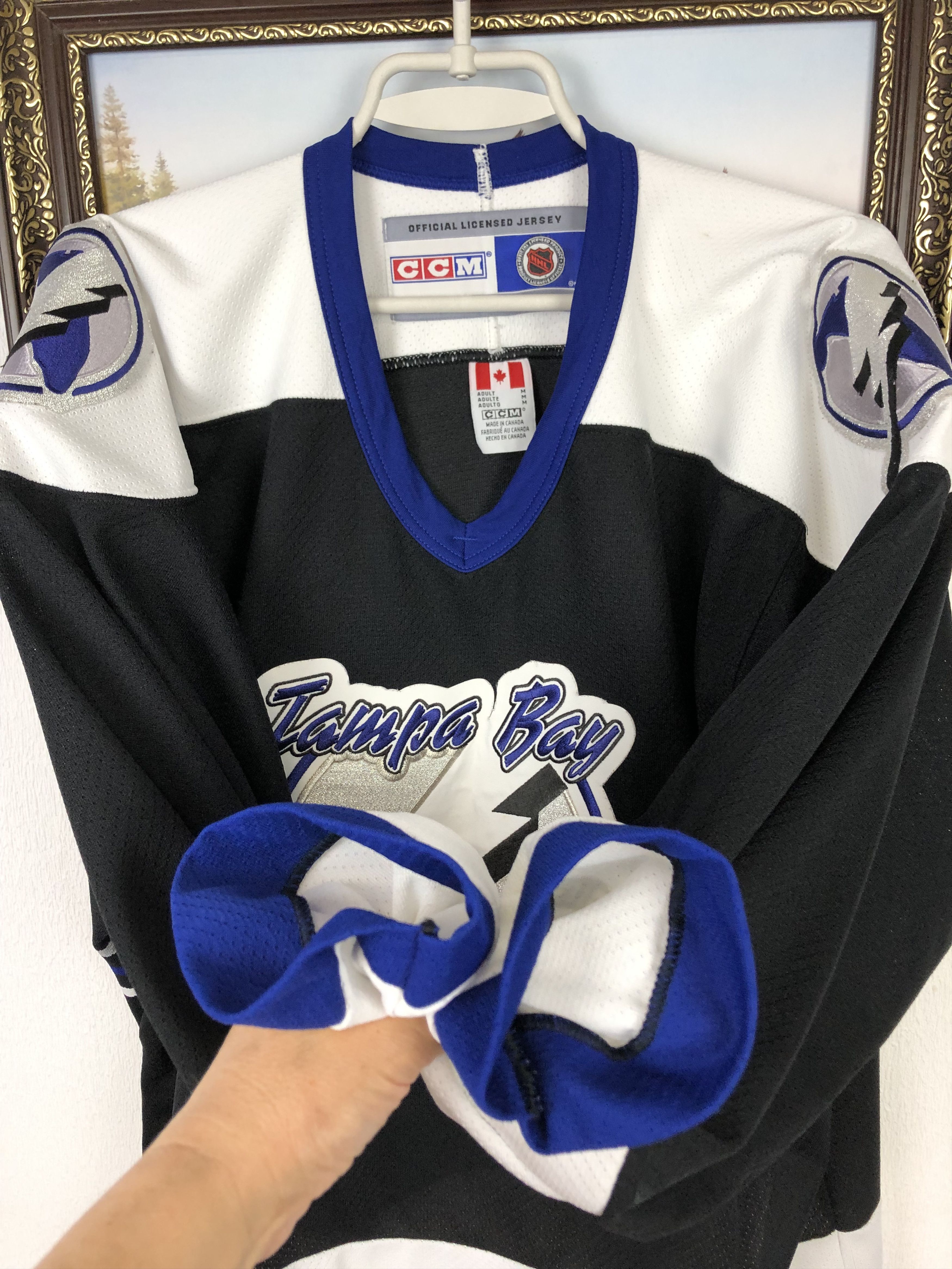 Ccm Vintage Tampa Bay Lightning Authentic NHL Hockey Jersey Size US M / EU 48-50 / 2 - 8 Thumbnail