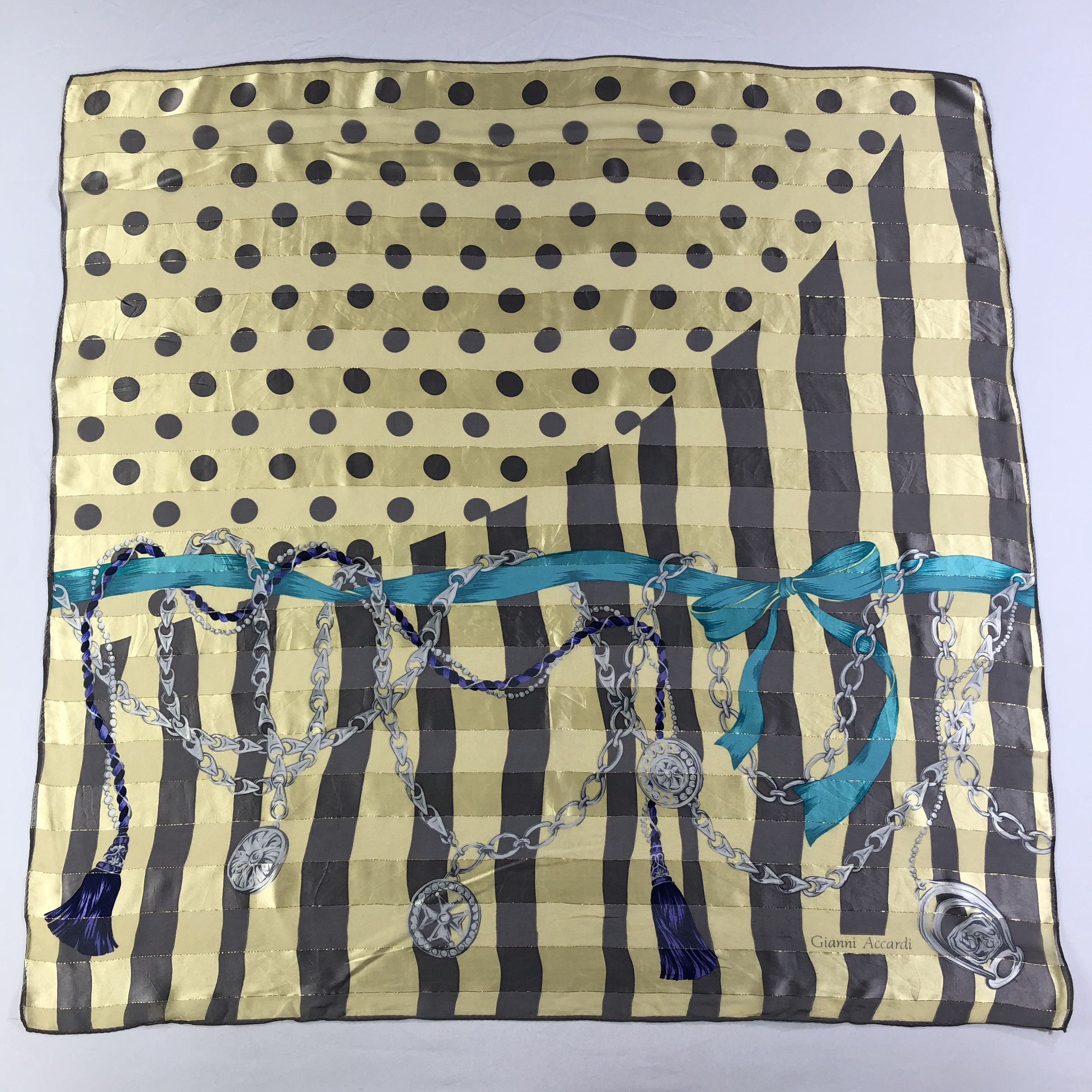 Vintage Vintage Gianni Accardi Silk Scarf Size ONE SIZE - 2 Thumbnail