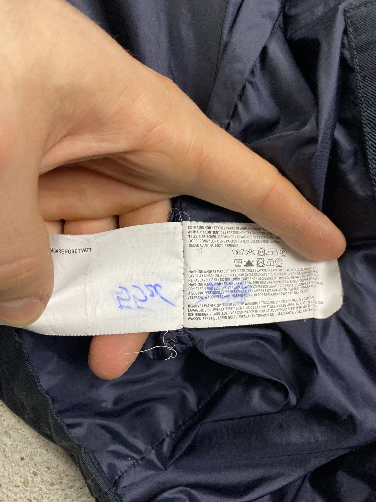 Woolrich Woolen Mills Woolrich cape patka navy waterproof windbreaker gorpcore Size US XL / EU 56 / 4 - 10 Thumbnail