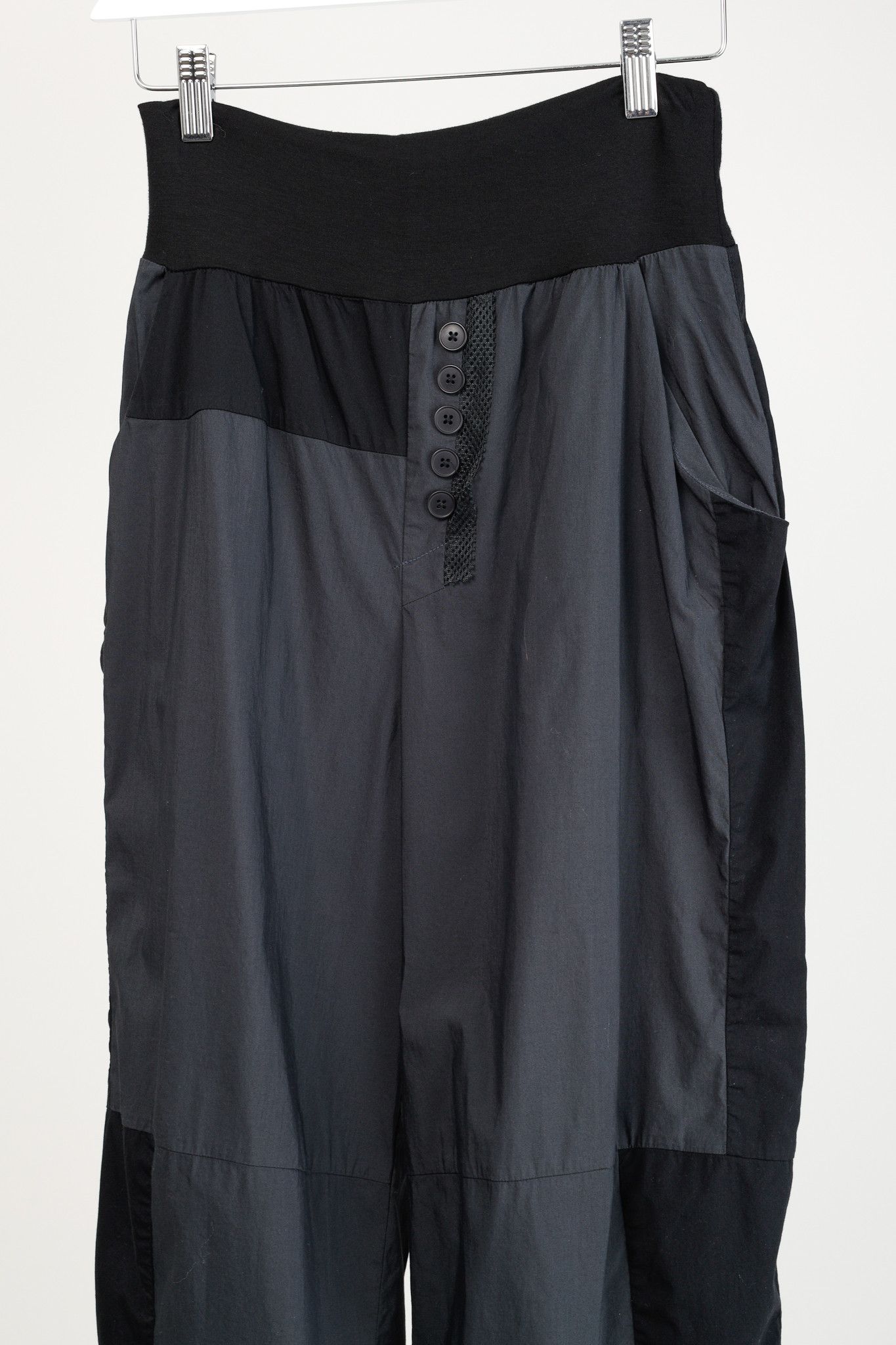 Other Art Point Grey & Black Cotton Patchwork Cropped Pants Size 25" / US 0 / IT 36 - 3 Thumbnail
