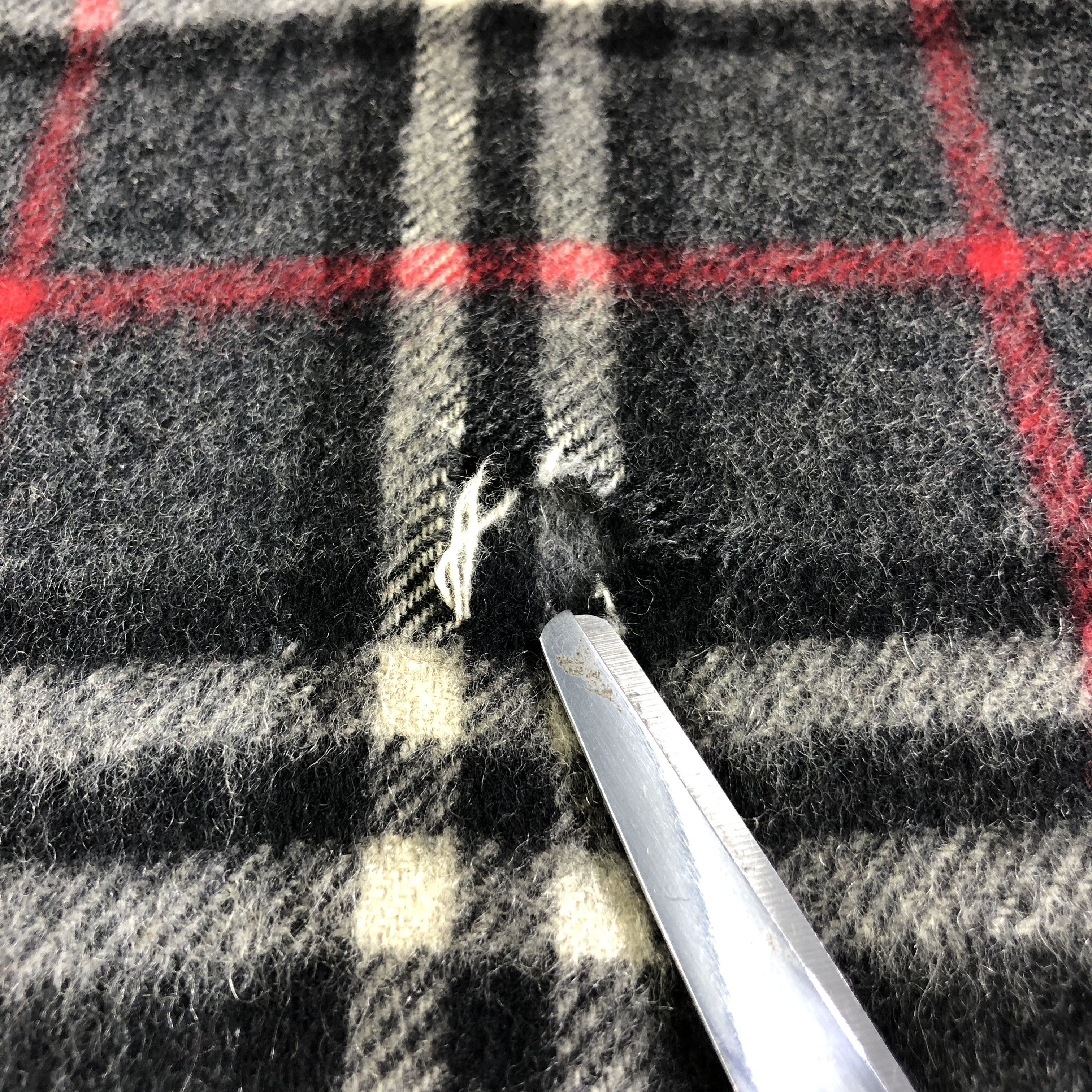 Burberry Burberrys Nova Check Cashmere Scarf Muffler Neckwear V2673 Size ONE SIZE - 5 Thumbnail