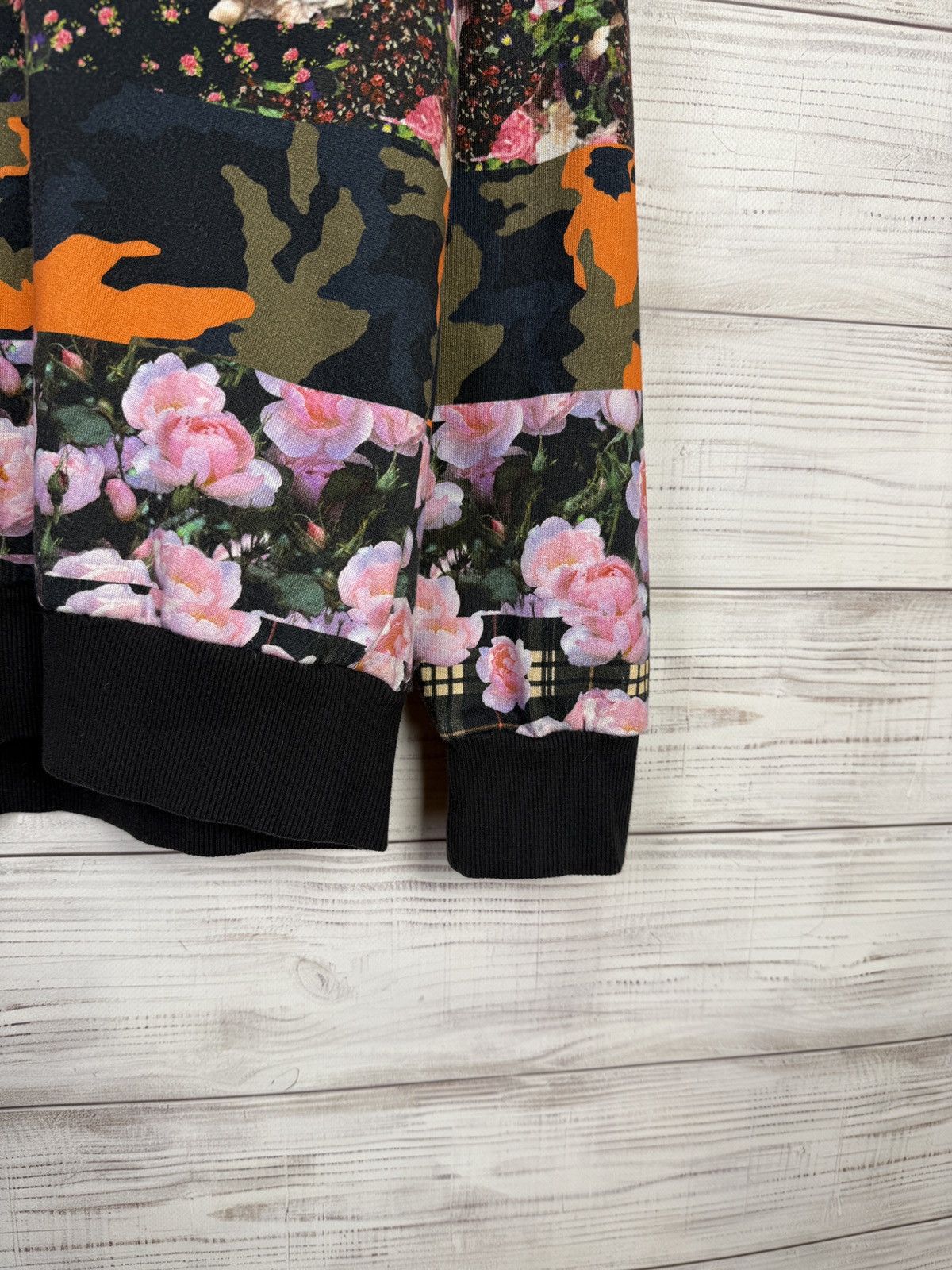 Givenchy Givenchy floral sweatshirt Size US M / EU 48-50 / 2 - 5 Thumbnail