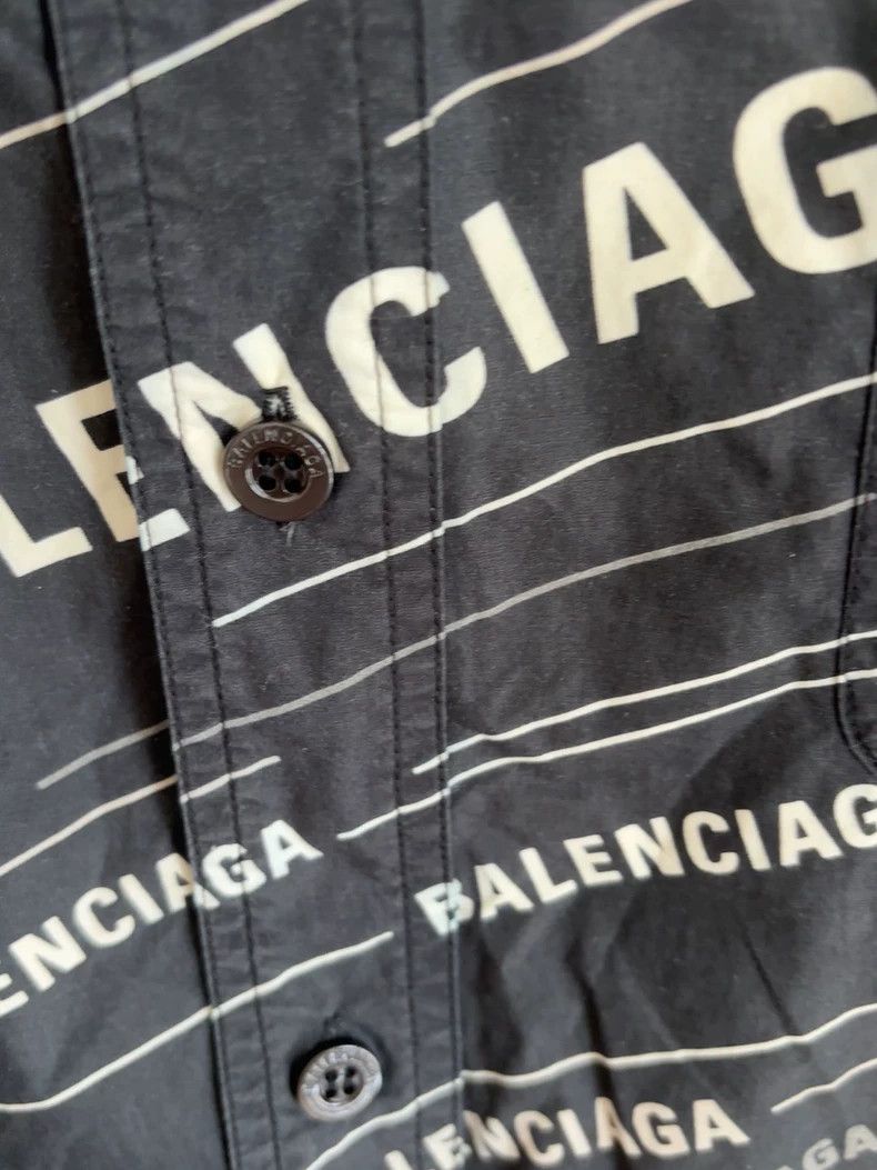 Balenciaga Balenciaga size 38 Short-sleeved shirt, barrage full print Size US S / EU 44-46 / 1 - 3 Thumbnail