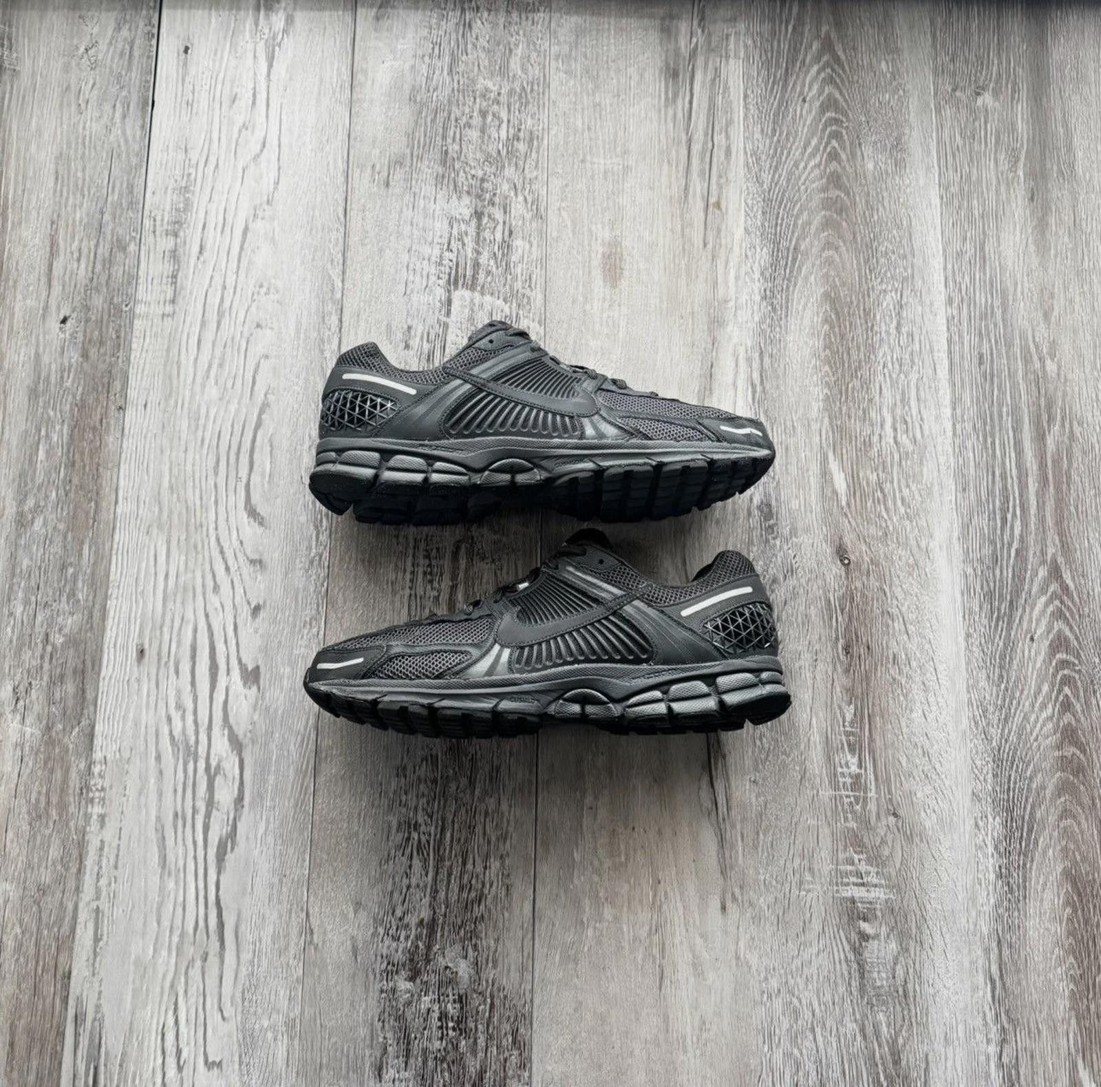 Nike NIKE • Zoom Vomero 5 "Anthracite" (12.5M) Size US 12.5 / EU 45-46 - 1 Thumbnail