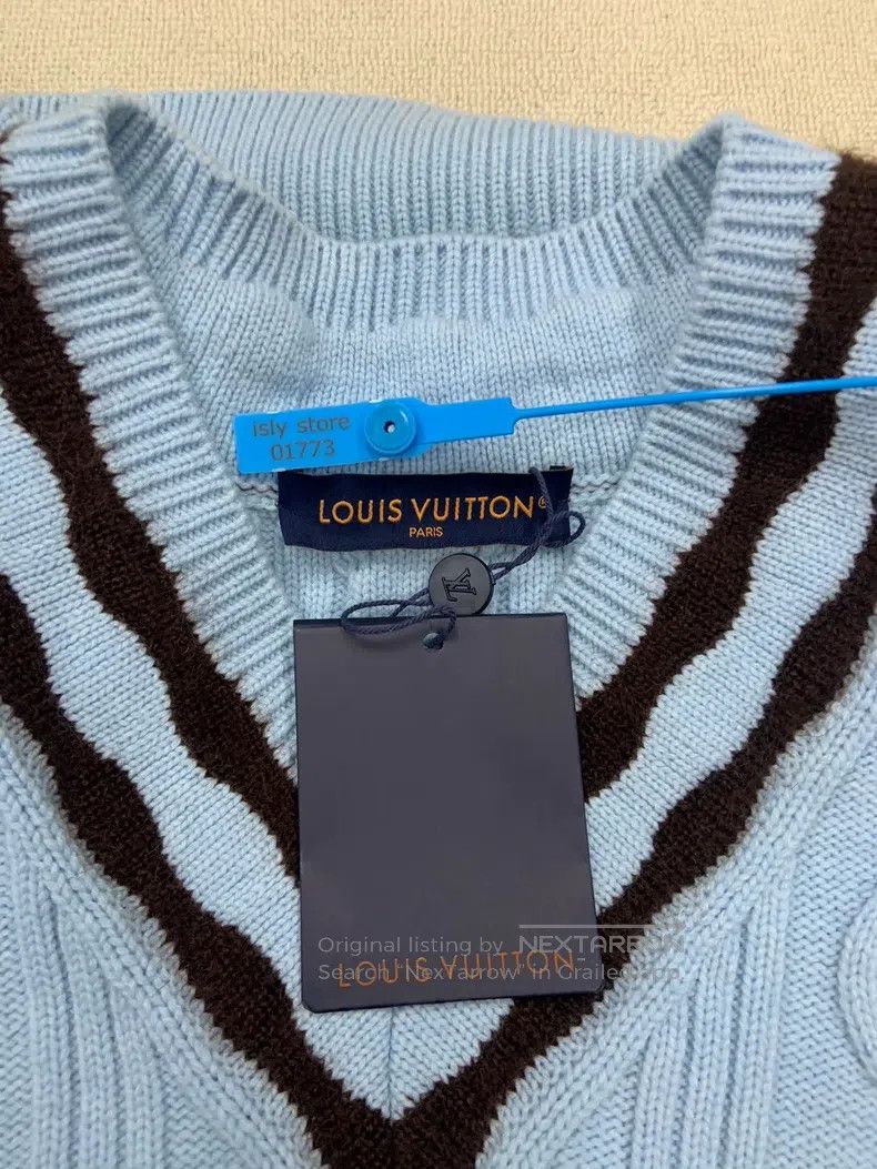 Louis Vuitton Louis Vuitton SS24 Logo monogrammed embroidered V-neck lon Size US M / EU 48-50 / 2 - 5 Thumbnail