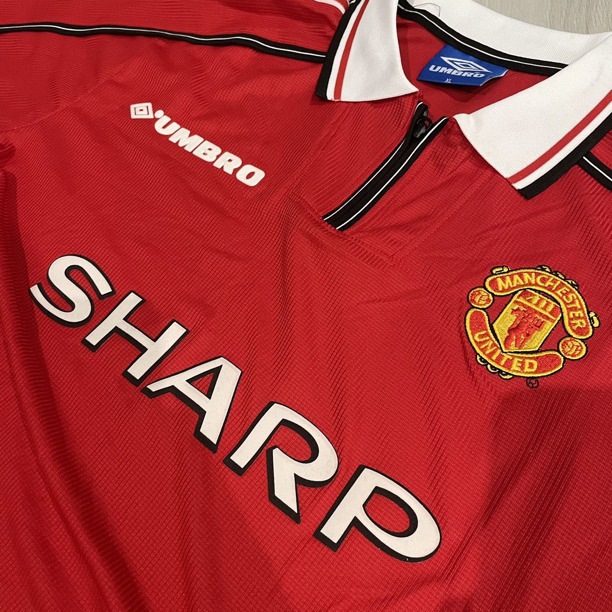 Umbro Manchester United Umbro Sharp Home Football jersey 90s shirt Size US L / EU 52-54 / 3 - 5 Thumbnail