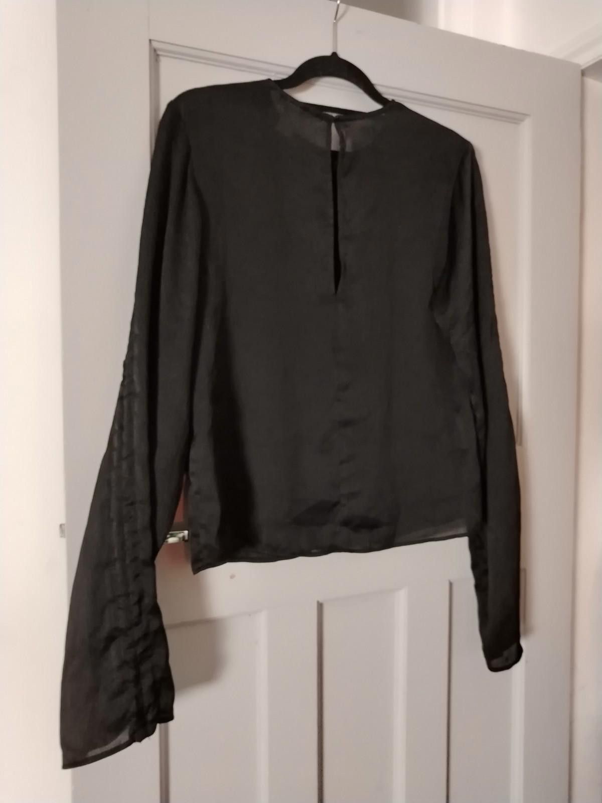 H&M Black textured long sleeve blouse UK 6 EUR 34 from H&M Size XS / US 0-2 / IT 36-38 - 7 Thumbnail
