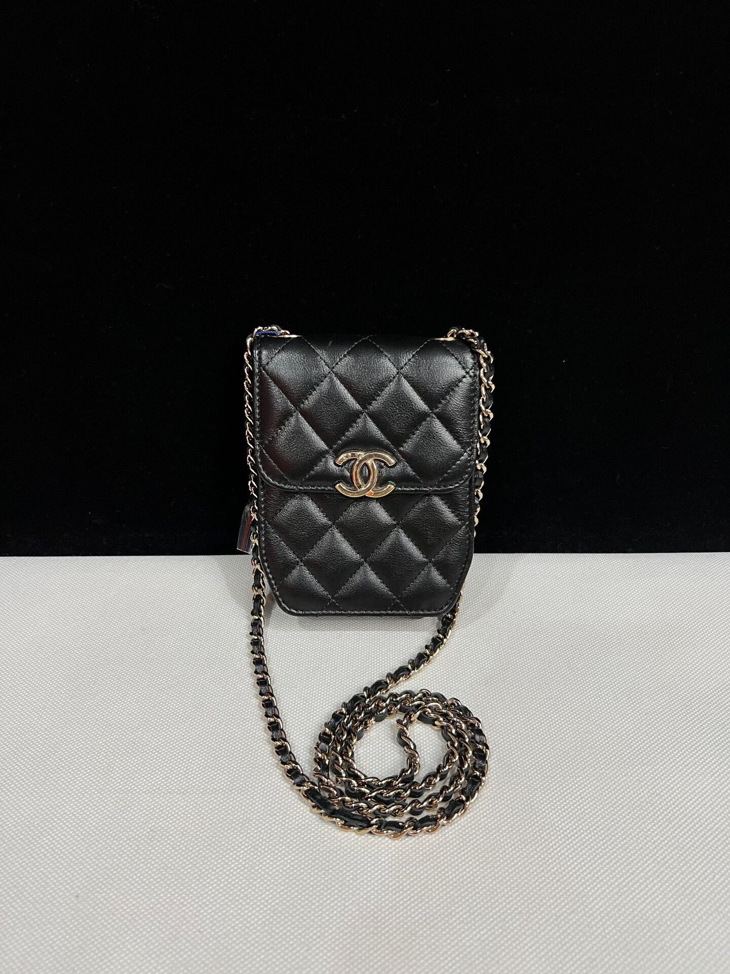 Chanel Pre-loved Bag Very good condition Size ONE SIZE - 1 Thumbnail