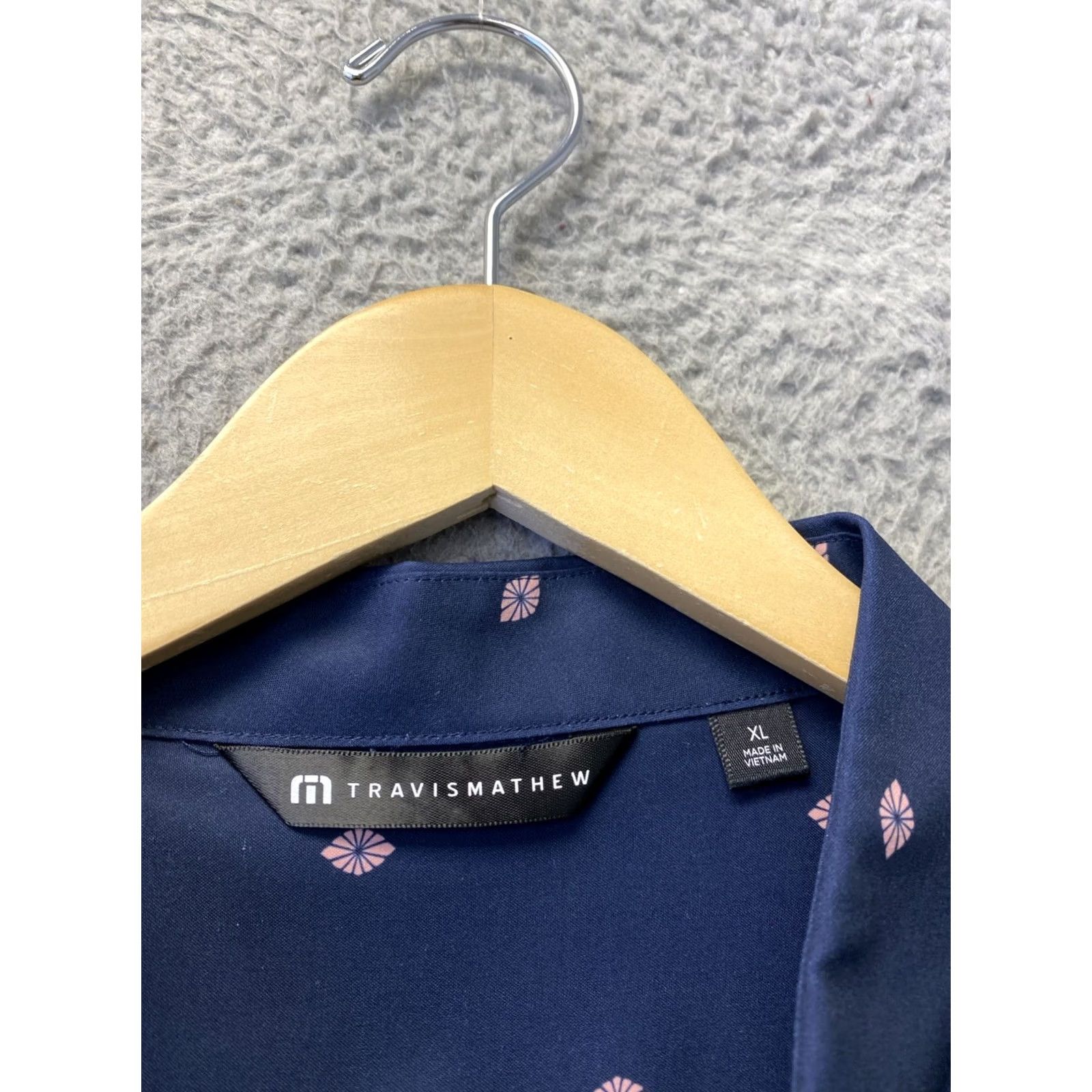 TravisMathew Travis Mathew Shirt Mens XL Navy Short Sleeve Button Front Casual Golf /0721 Size US XL / EU 56 / 4 - 3 Thumbnail
