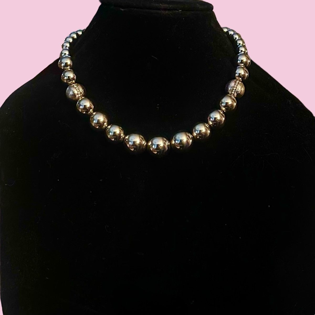 Ann Taylor Ann Taylor chunky gold bead necklace Size ONE SIZE - 1 Thumbnail