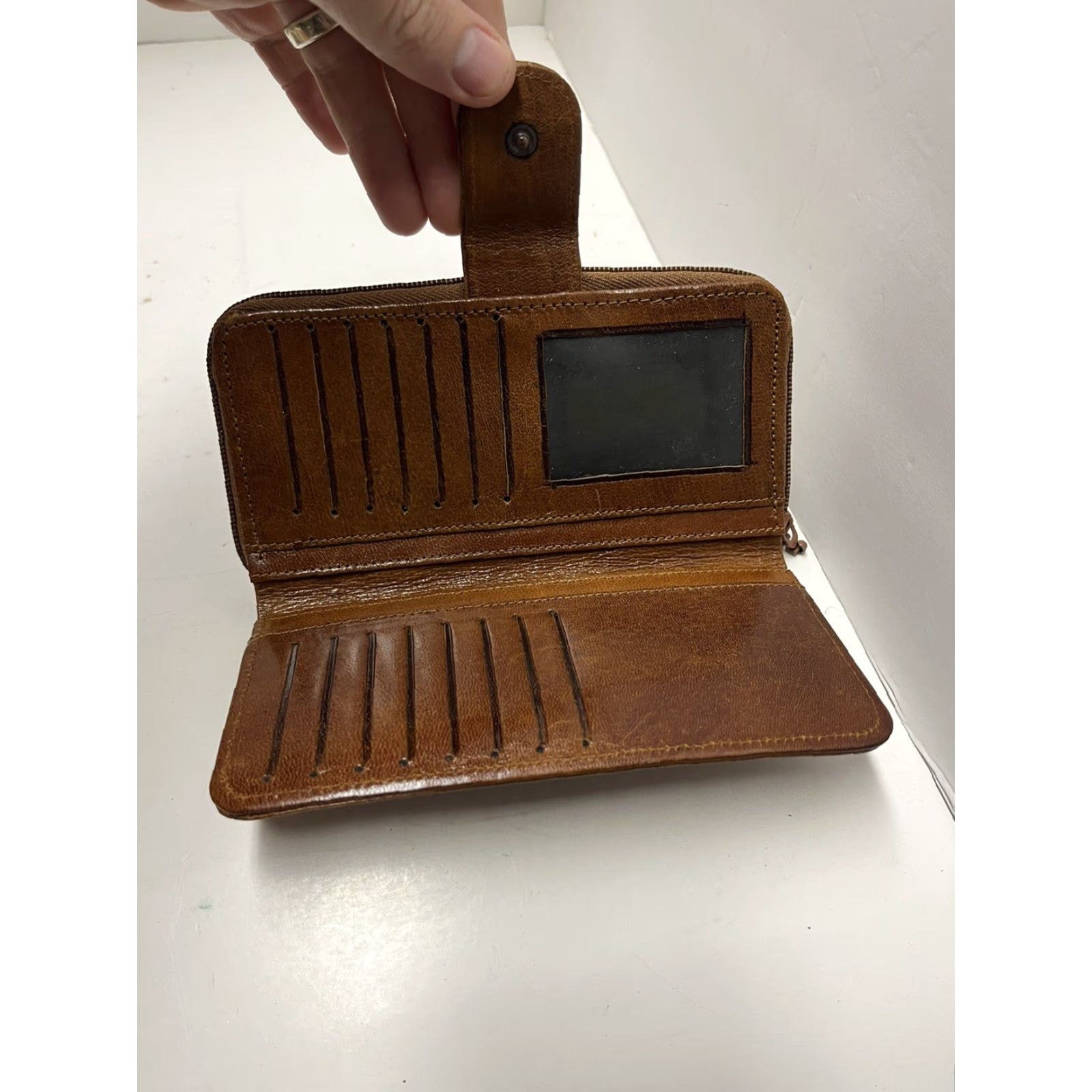 Vintage GENUINE LEATHER GOLD DUCK WALLET BLACK User: GENUINE LEATHER GOLD DUCK WALLET BLACK Size ONE SIZE - 5 Thumbnail