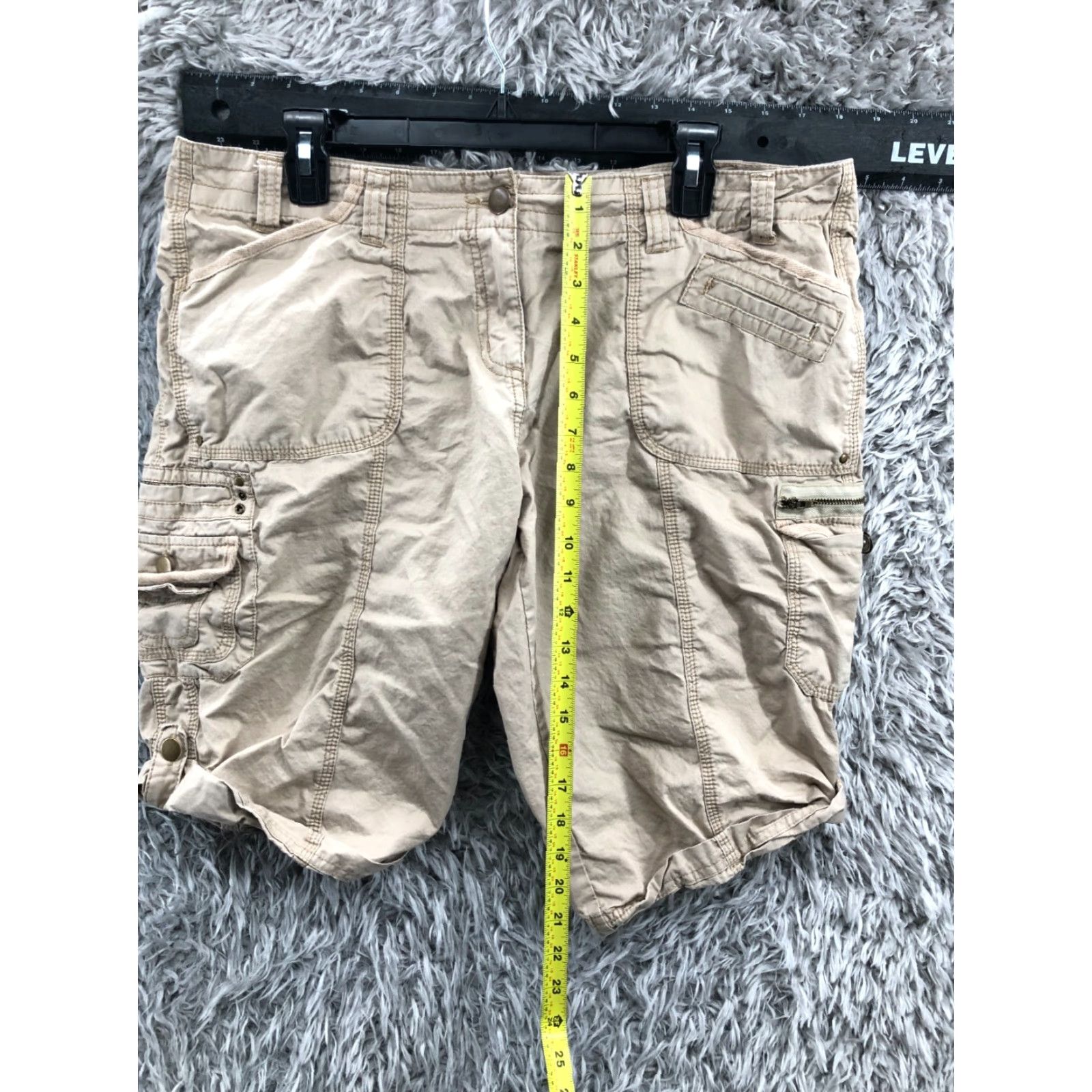 Apt. 9 Apt. 9 Cargo Shorts Womens Size 14 Mid Rise Beige Cargo Shirt? Size 36" / US 14 / IT 50 - 3 Thumbnail